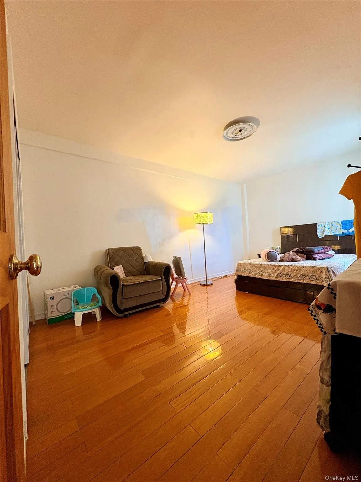 64-41 Saunders Street, New York, NY, 2 Bedrooms Bedrooms, 4 Rooms Rooms,1 BathroomBathrooms,Residential,For Rent,Saunders,0,1042529 64-41 Saunders Street, New York, NY, 2 Bedrooms Bedrooms, 4 Rooms Rooms,1 BathroomBathrooms,Residential,For Rent,Saunders,0,1042529
