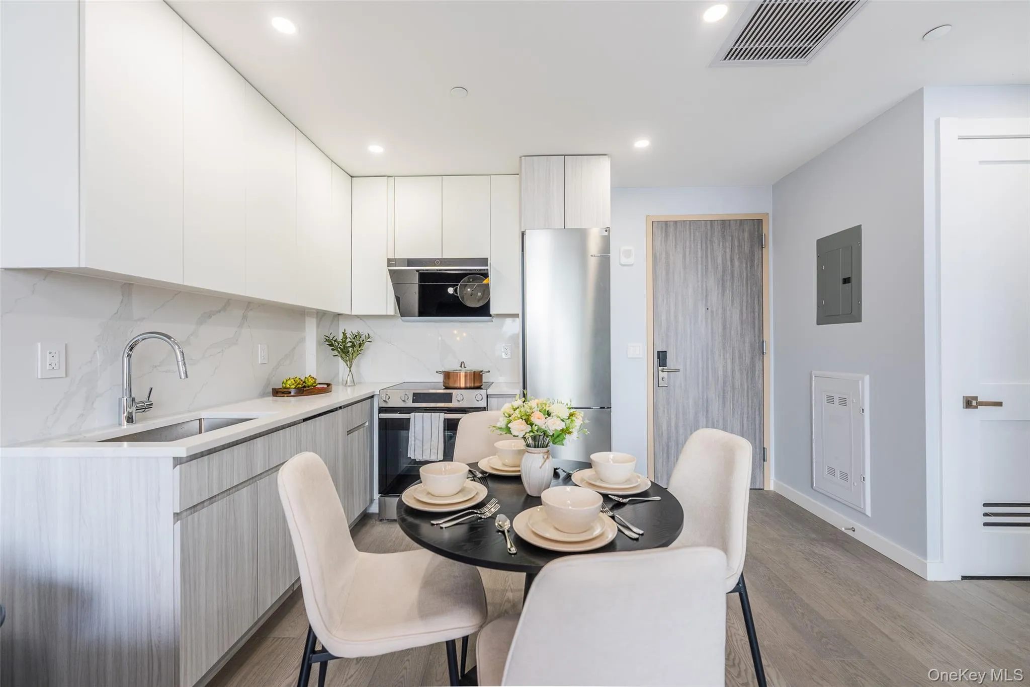 134-11 Franklin Avenue, New York, NY, 1 Bedroom Bedrooms, 3 Rooms Rooms,1 BathroomBathrooms,Residential,For Rent,Franklin,0,1042534 134-11 Franklin Avenue, New York, NY, 1 Bedroom Bedrooms, 3 Rooms Rooms,1 BathroomBathrooms,Residential,For Rent,Franklin,0,1042534