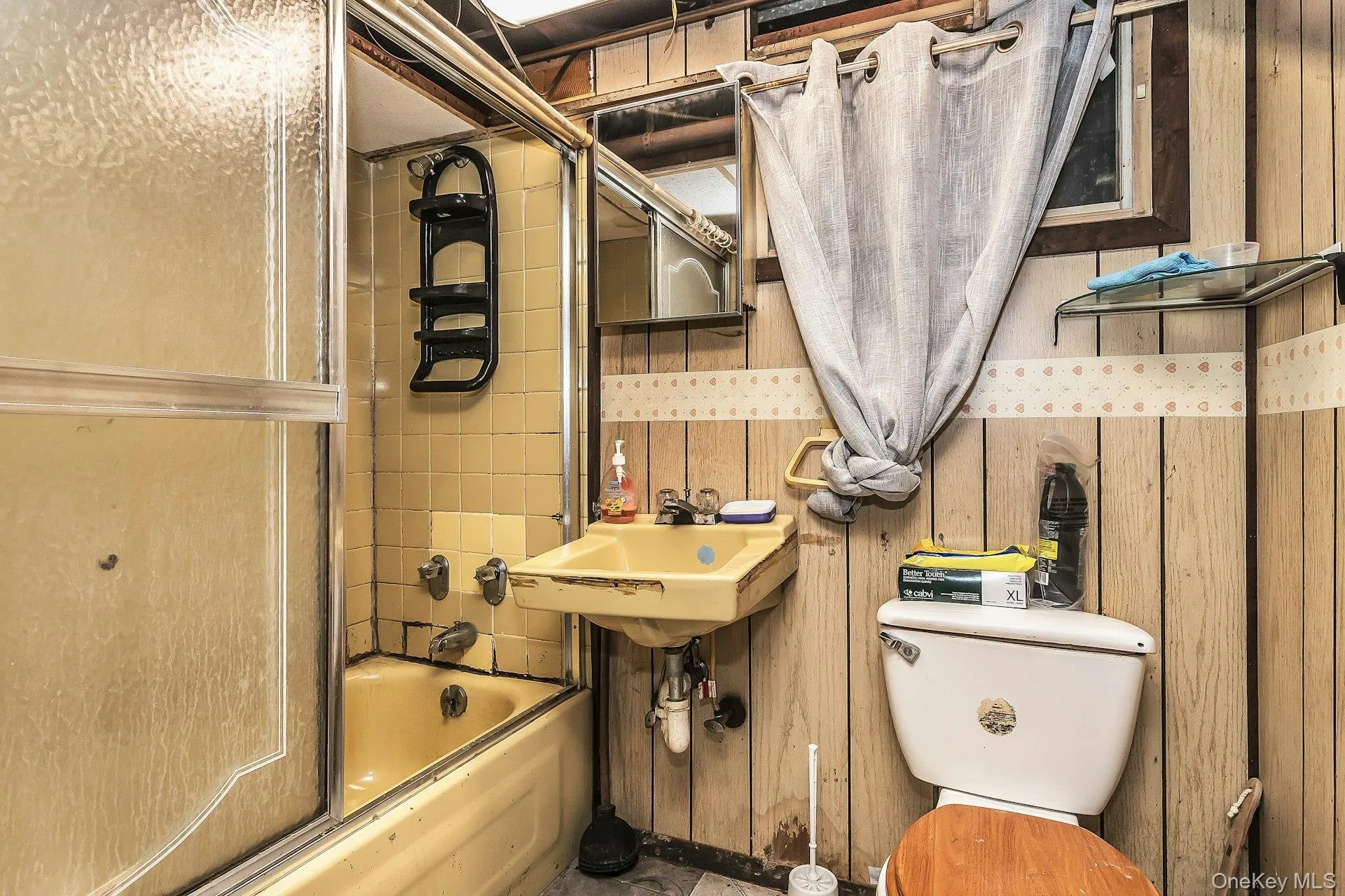 191-17 120th Avenue, New York, NY, 2 Bedrooms Bedrooms, 5 Rooms Rooms,1 BathroomBathrooms,Residential,For Rent,120th,0,1042535 191-17 120th Avenue, New York, NY, 2 Bedrooms Bedrooms, 5 Rooms Rooms,1 BathroomBathrooms,Residential,For Rent,120th,0,1042535