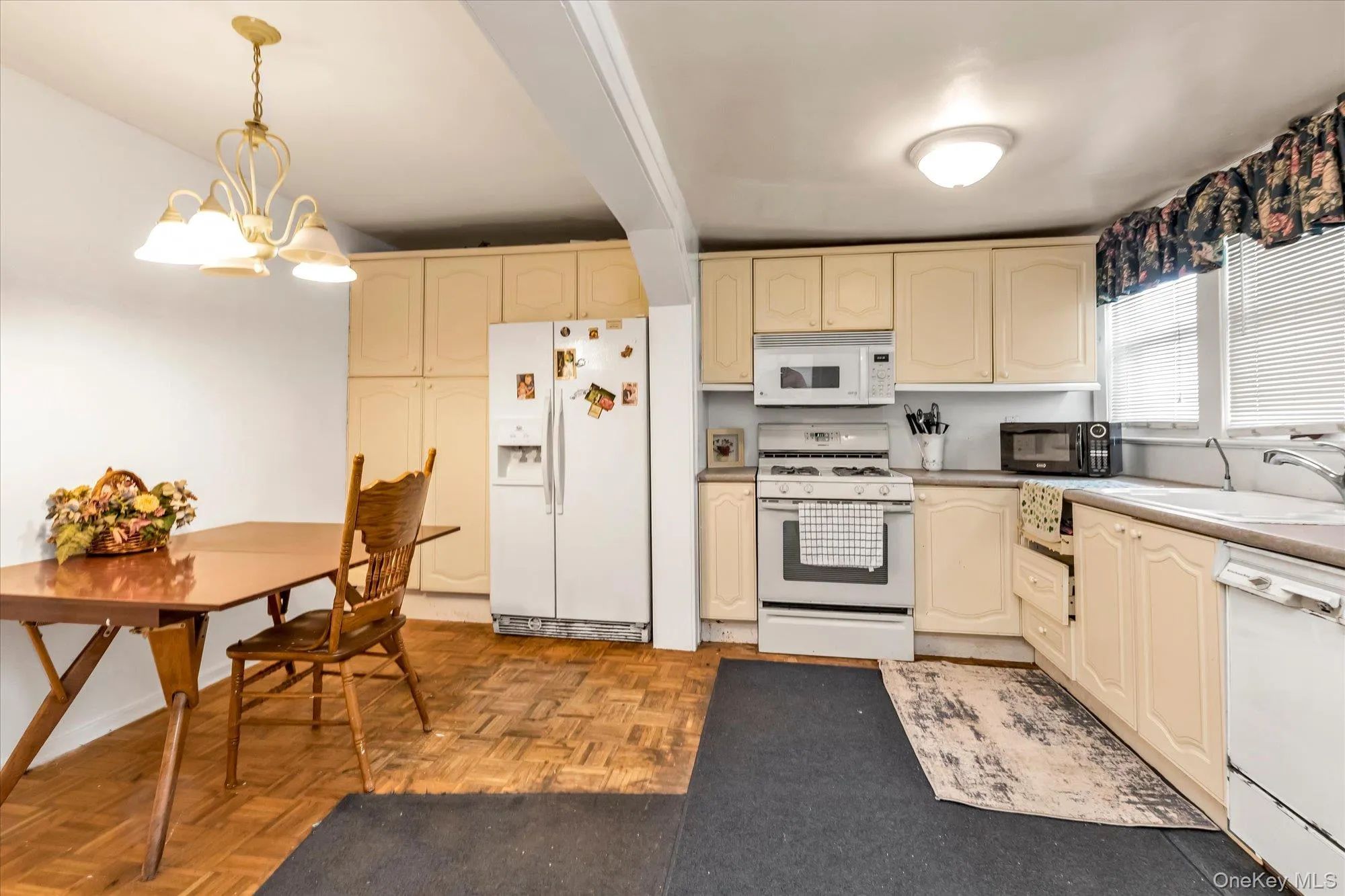 464 Stratford Road, Hempstead, NY, 4 Bedrooms Bedrooms, 8 Rooms Rooms,2 BathroomsBathrooms,Residential,For Rent,Stratford,0,1042537 464 Stratford Road, Hempstead, NY, 4 Bedrooms Bedrooms, 8 Rooms Rooms,2 BathroomsBathrooms,Residential,For Rent,Stratford,0,1042537