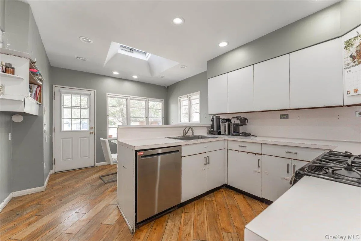 1068 Highland Place, Hempstead, NY, 3 Bedrooms Bedrooms, 9 Rooms Rooms,3 BathroomsBathrooms,Residential,For Rent,Highland,0,1042539 1068 Highland Place, Hempstead, NY, 3 Bedrooms Bedrooms, 9 Rooms Rooms,3 BathroomsBathrooms,Residential,For Rent,Highland,0,1042539
