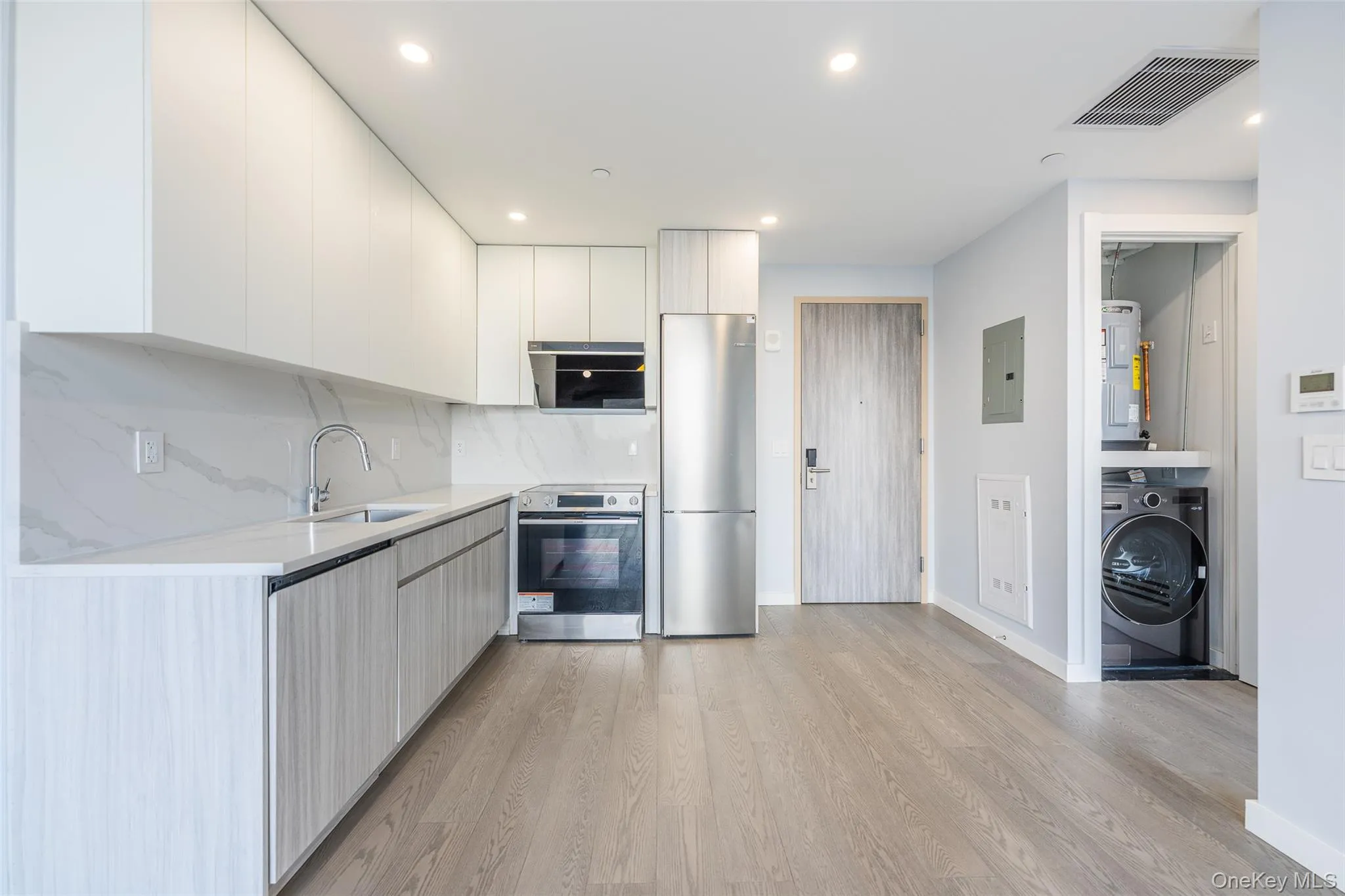 134-11 Franklin Avenue, New York, NY, 1 Bedroom Bedrooms, 3 Rooms Rooms,1 BathroomBathrooms,Residential,For Rent,Franklin,0,1042544 134-11 Franklin Avenue, New York, NY, 1 Bedroom Bedrooms, 3 Rooms Rooms,1 BathroomBathrooms,Residential,For Rent,Franklin,0,1042544