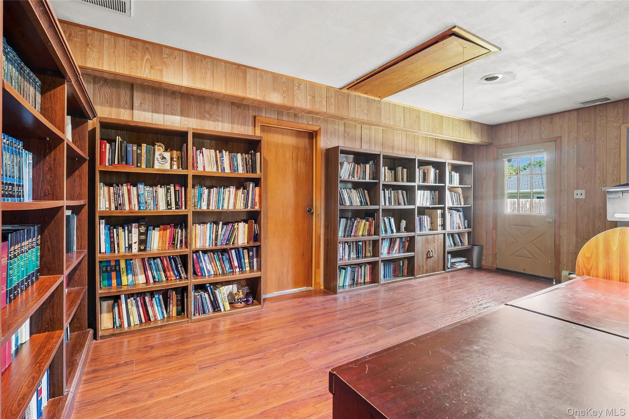 Library Room/Flex Space/Office Library Room/Flex Space/Office