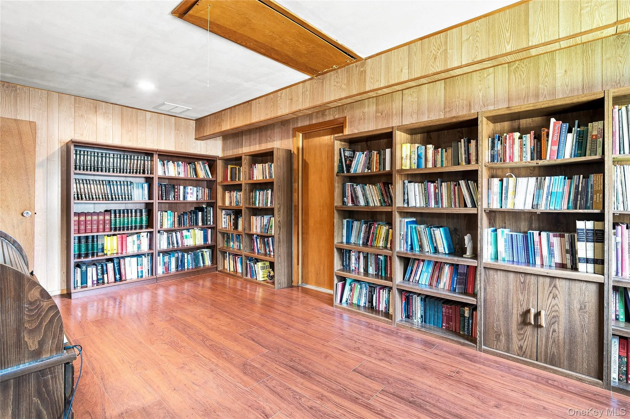 Library Room/Flex Space/Office Library Room/Flex Space/Office