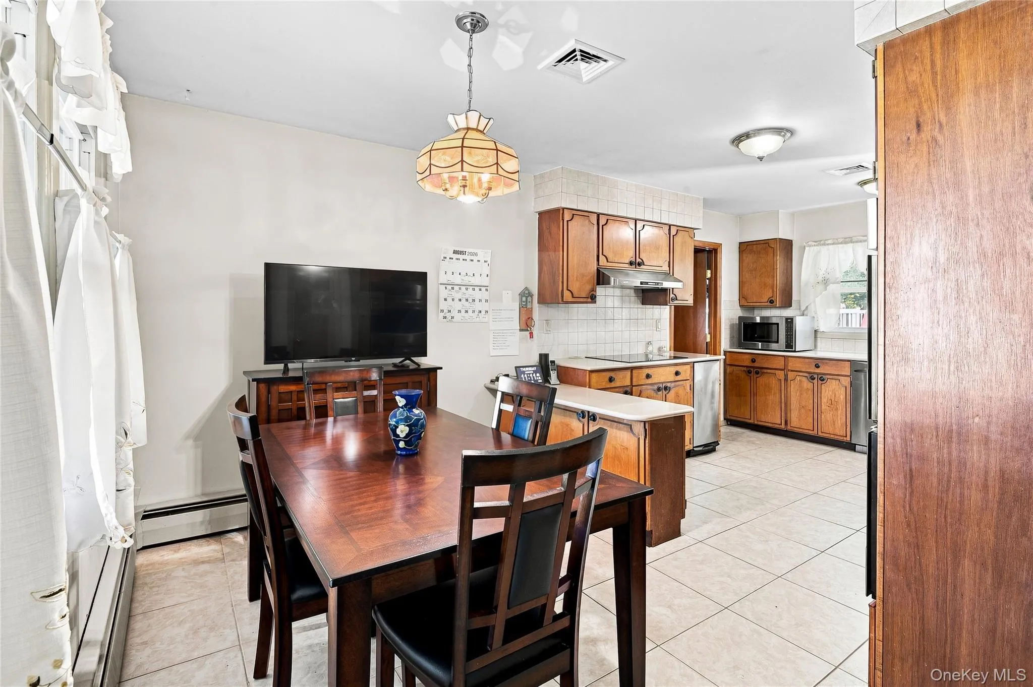 Eat-In-Kitchen Eat-In-Kitchen