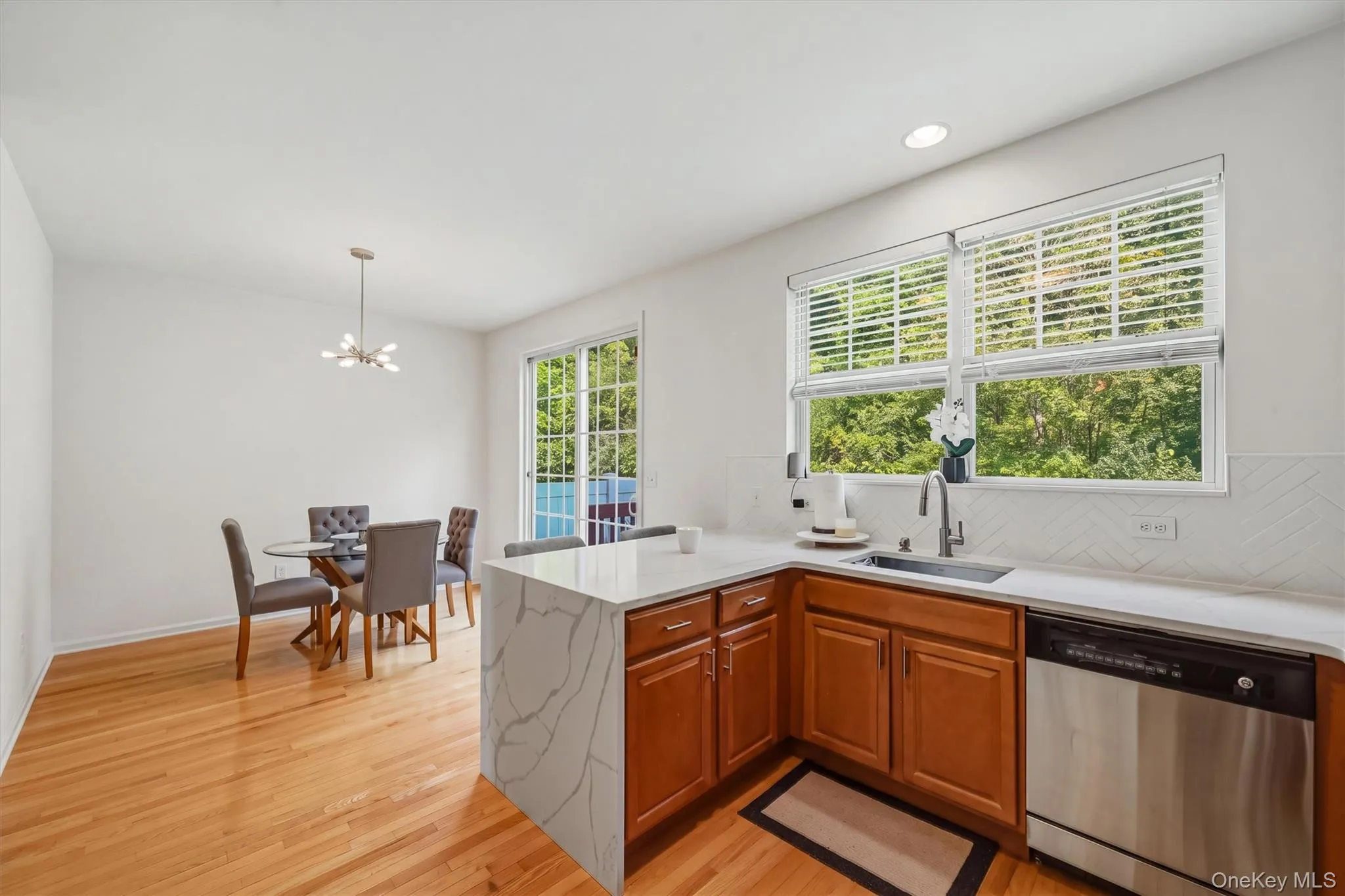 Eat in Kitchen with Countertop Stools & small DIning Area Eat in Kitchen with Countertop Stools & small DIning Area