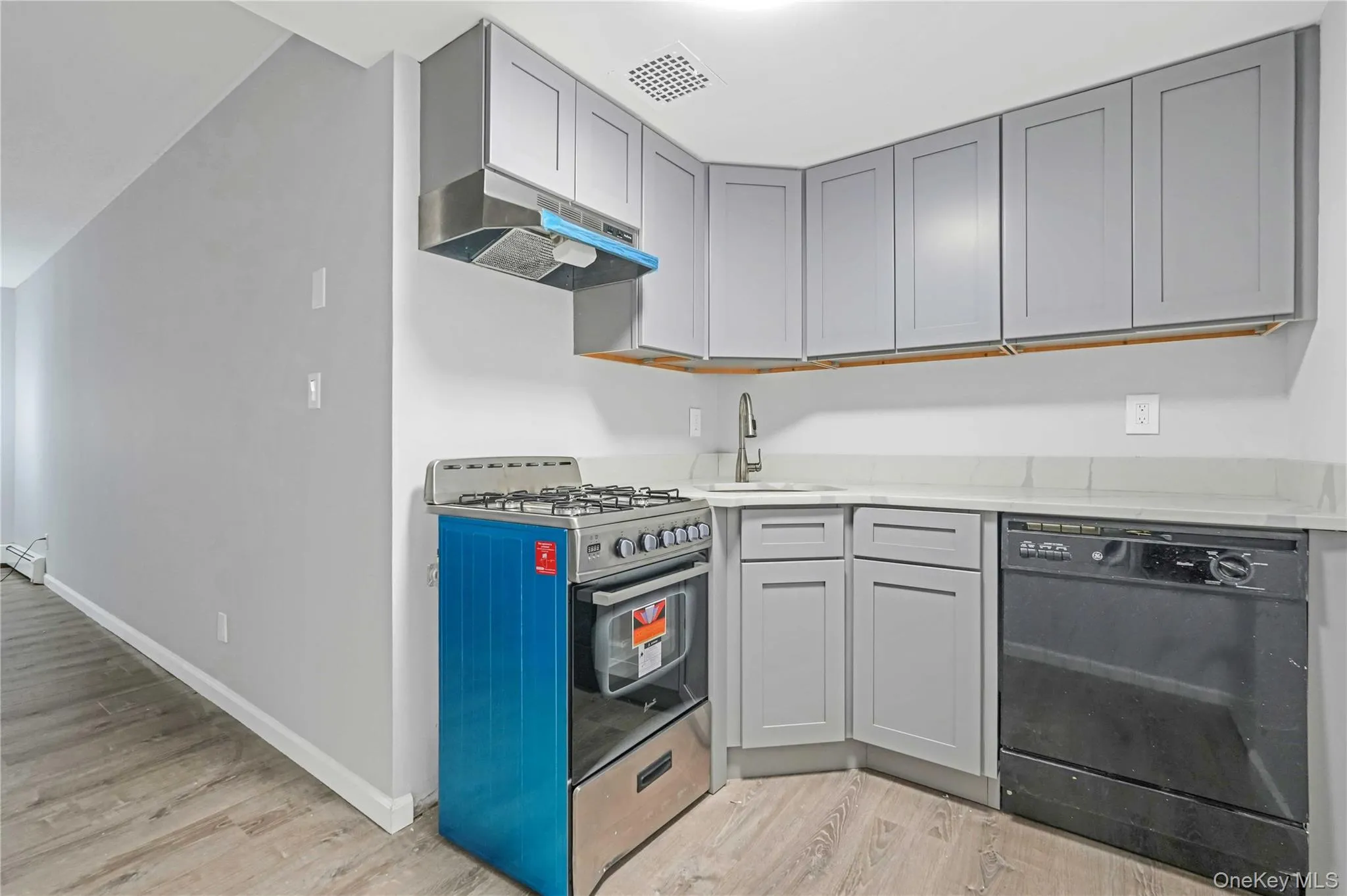 180-16 Wexford Terrace, New York, NY, 1 Bedroom Bedrooms, 3 Rooms Rooms,1 BathroomBathrooms,Residential,For Rent,Wexford,0,1042557 180-16 Wexford Terrace, New York, NY, 1 Bedroom Bedrooms, 3 Rooms Rooms,1 BathroomBathrooms,Residential,For Rent,Wexford,0,1042557