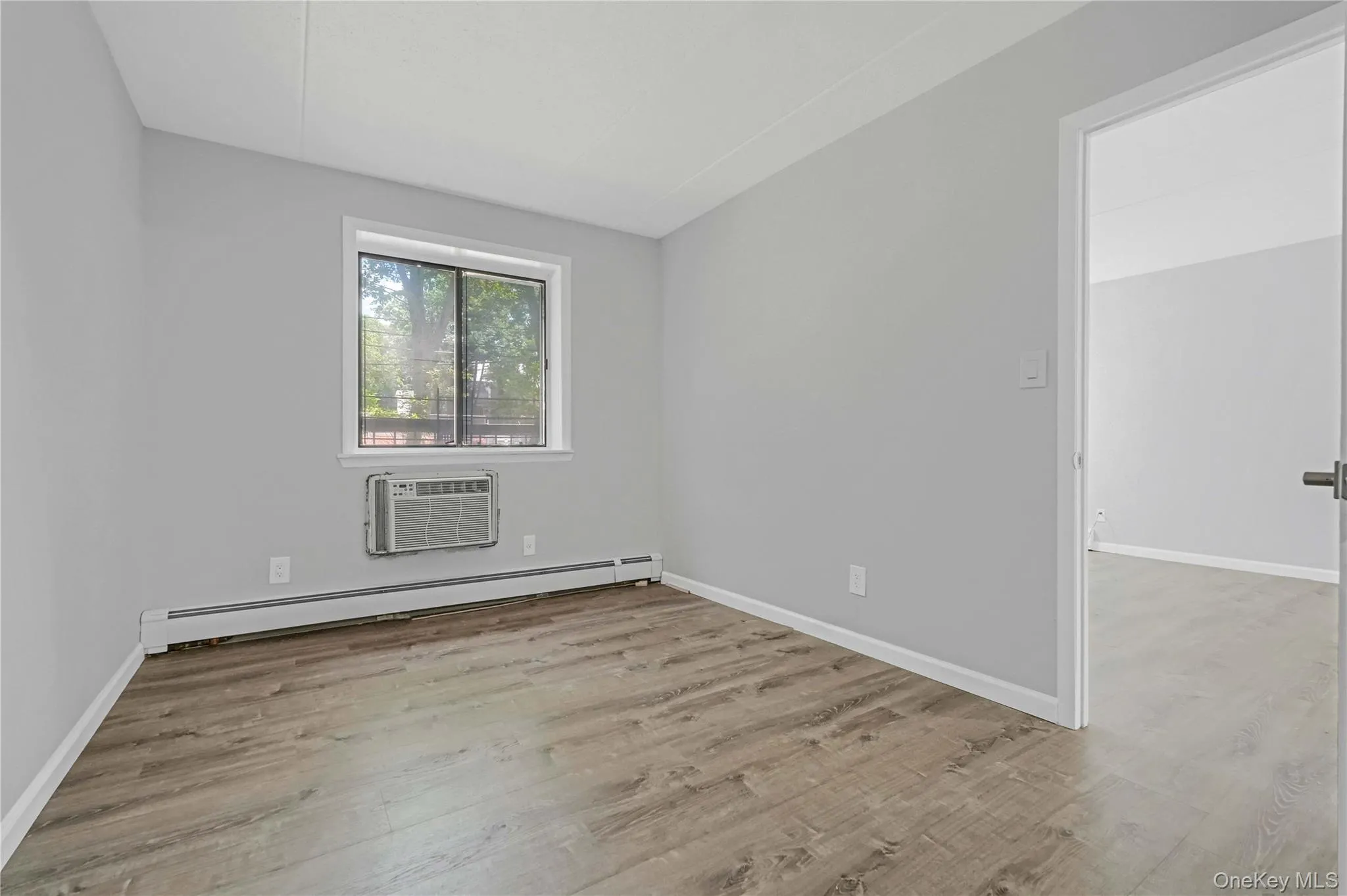 180-16 Wexford Terrace, New York, NY, 1 Bedroom Bedrooms, 3 Rooms Rooms,1 BathroomBathrooms,Residential,For Rent,Wexford,0,1042557 180-16 Wexford Terrace, New York, NY, 1 Bedroom Bedrooms, 3 Rooms Rooms,1 BathroomBathrooms,Residential,For Rent,Wexford,0,1042557