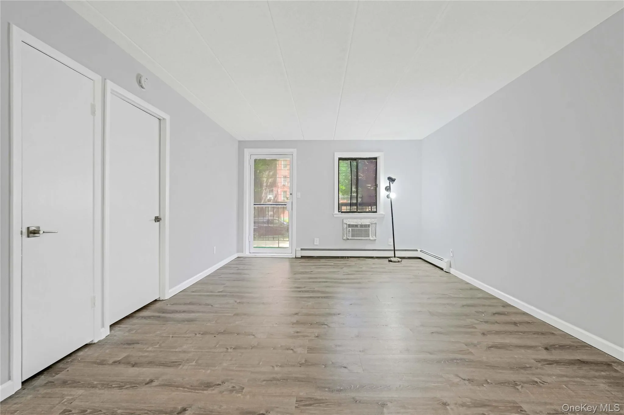 180-16 Wexford Terrace, New York, NY, 1 Bedroom Bedrooms, 3 Rooms Rooms,1 BathroomBathrooms,Residential,For Rent,Wexford,0,1042557 180-16 Wexford Terrace, New York, NY, 1 Bedroom Bedrooms, 3 Rooms Rooms,1 BathroomBathrooms,Residential,For Rent,Wexford,0,1042557