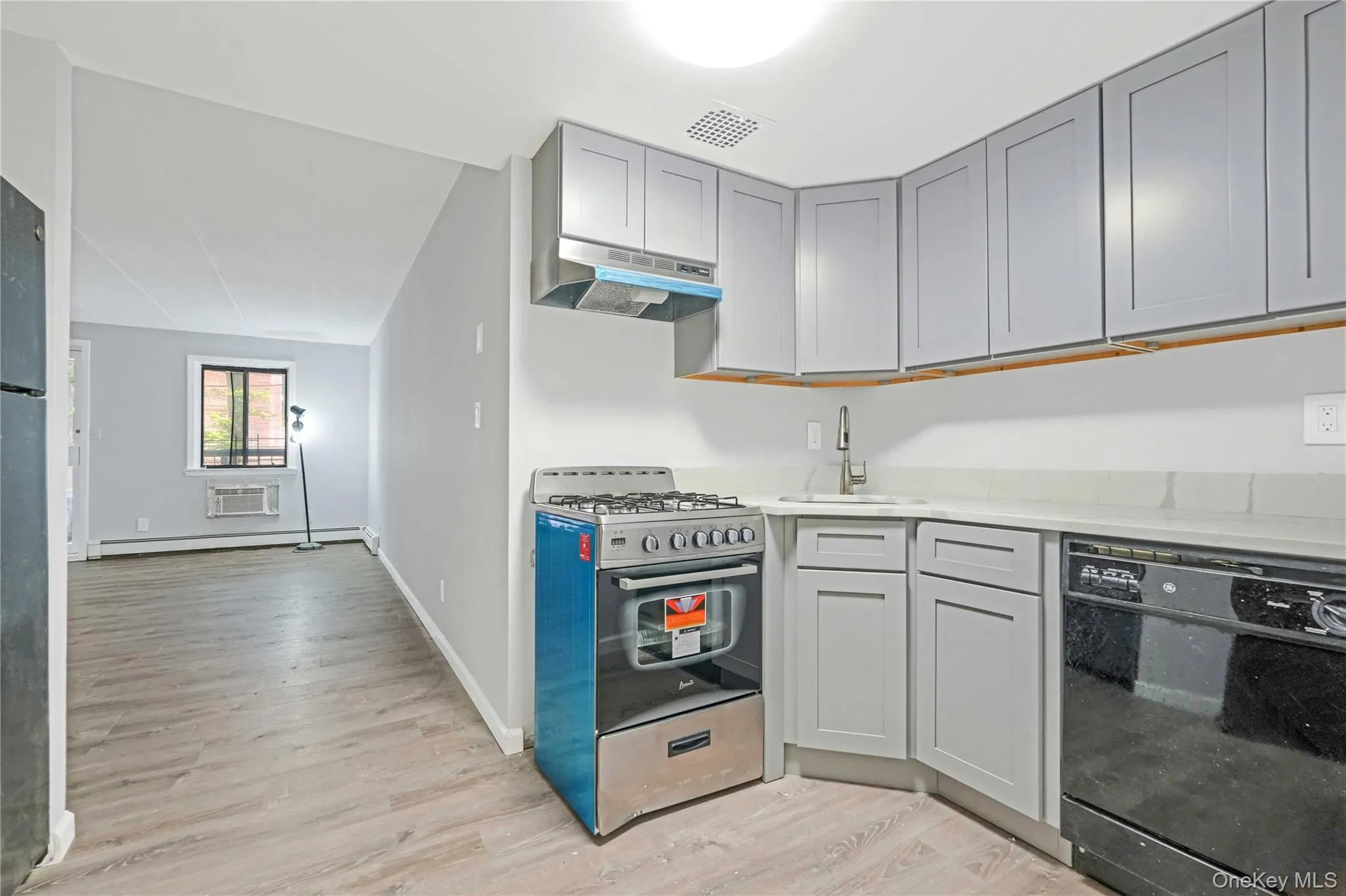 180-16 Wexford Terrace, New York, NY, 1 Bedroom Bedrooms, 3 Rooms Rooms,1 BathroomBathrooms,Residential,For Rent,Wexford,0,1042557 180-16 Wexford Terrace, New York, NY, 1 Bedroom Bedrooms, 3 Rooms Rooms,1 BathroomBathrooms,Residential,For Rent,Wexford,0,1042557