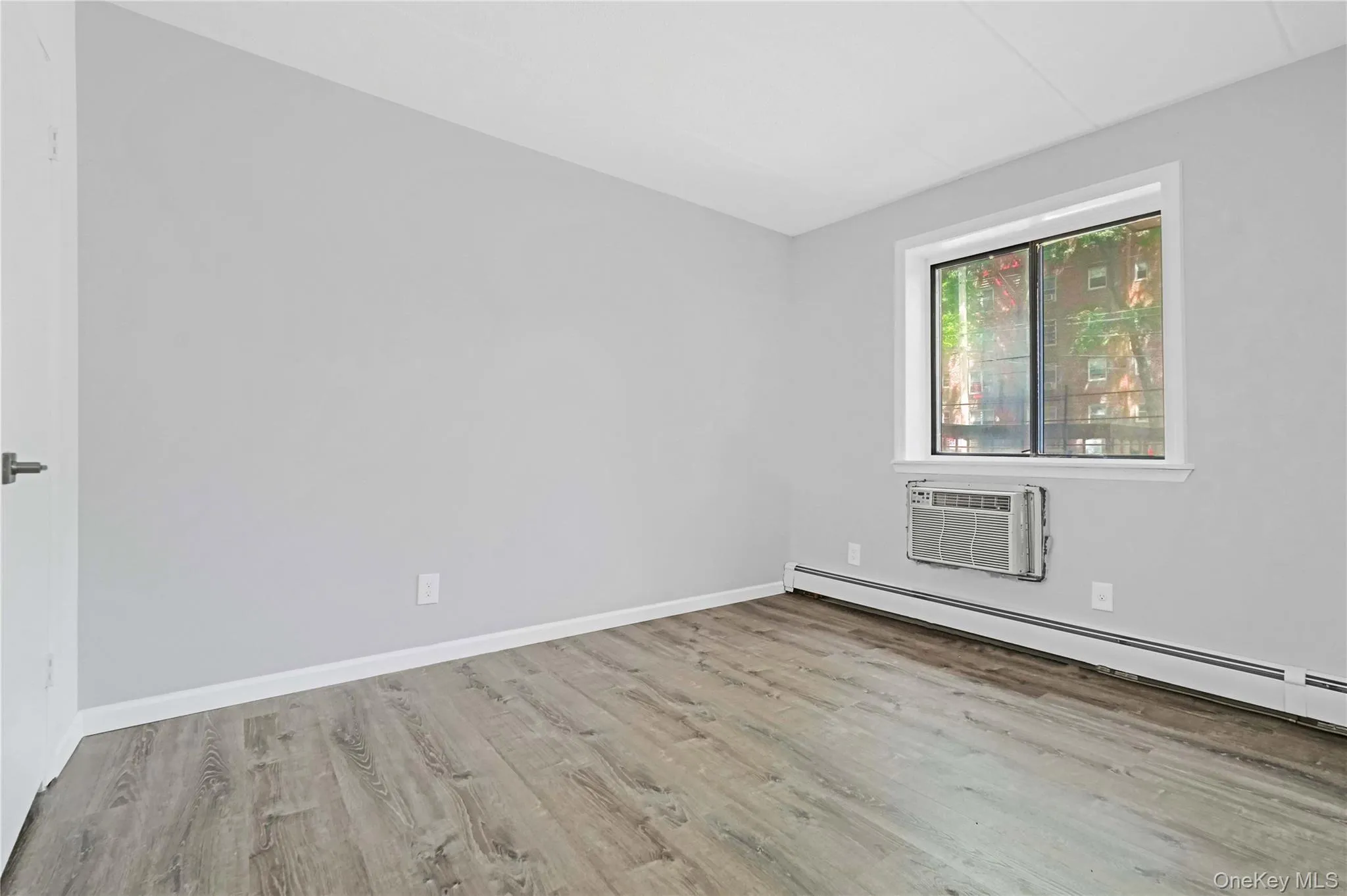 180-16 Wexford Terrace, New York, NY, 1 Bedroom Bedrooms, 3 Rooms Rooms,1 BathroomBathrooms,Residential,For Rent,Wexford,0,1042557 180-16 Wexford Terrace, New York, NY, 1 Bedroom Bedrooms, 3 Rooms Rooms,1 BathroomBathrooms,Residential,For Rent,Wexford,0,1042557