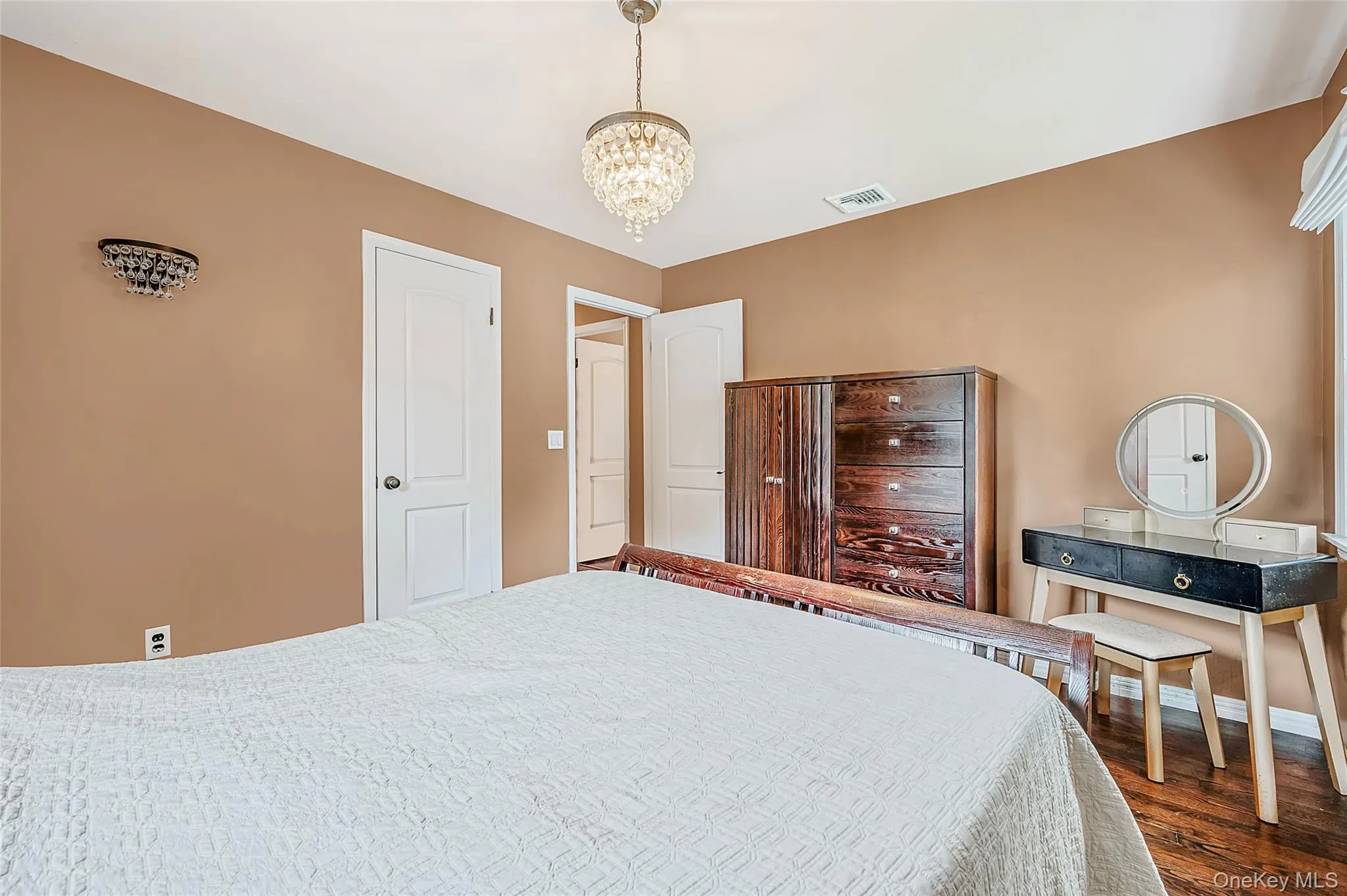 25 Kellogg Place, Huntington, NY, 5 Bedrooms Bedrooms, 9 Rooms Rooms,2 BathroomsBathrooms,Residential,For Rent,Kellogg,0,1042558 25 Kellogg Place, Huntington, NY, 5 Bedrooms Bedrooms, 9 Rooms Rooms,2 BathroomsBathrooms,Residential,For Rent,Kellogg,0,1042558