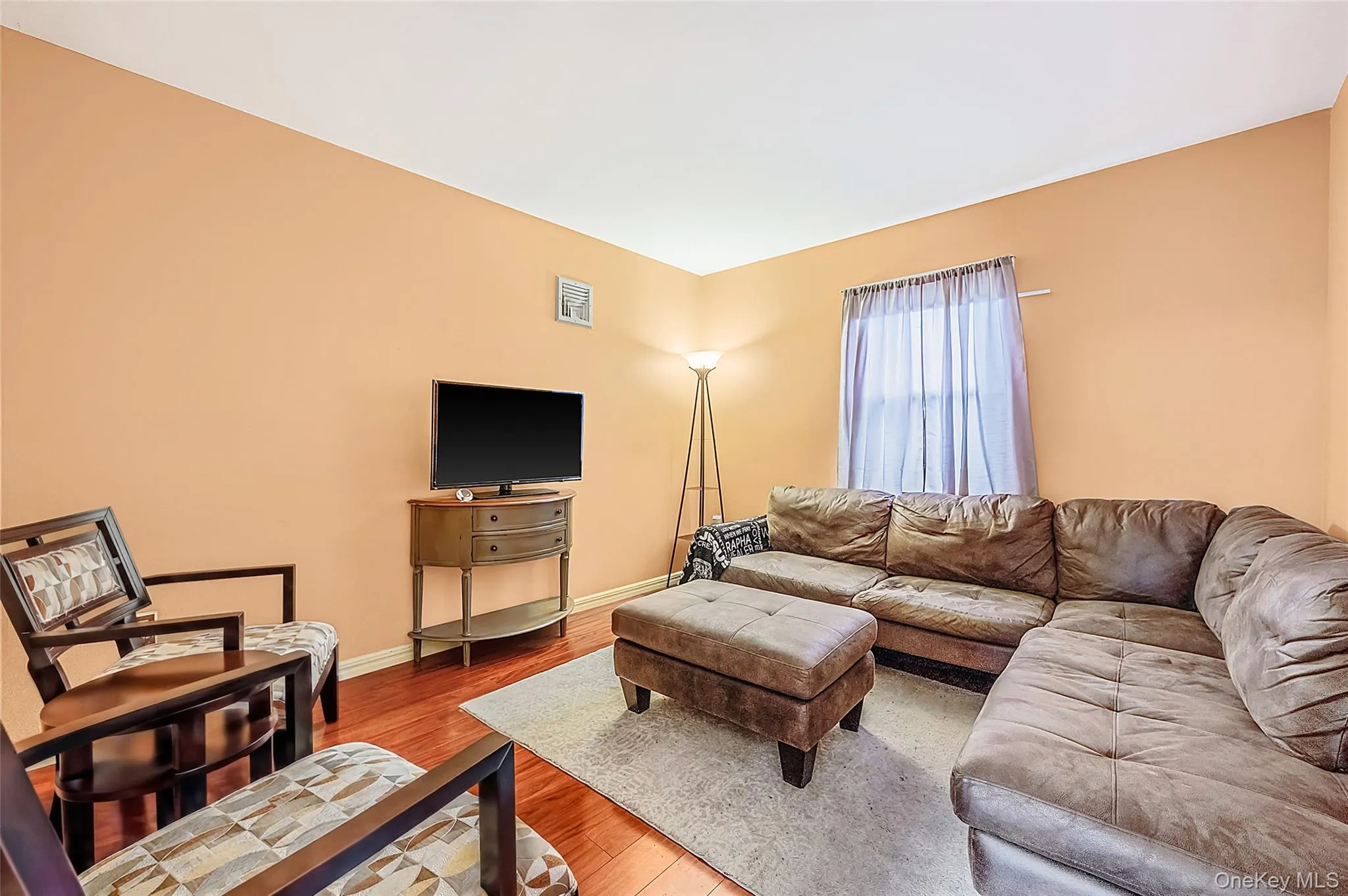 25 Kellogg Place, Huntington, NY, 5 Bedrooms Bedrooms, 9 Rooms Rooms,2 BathroomsBathrooms,Residential,For Rent,Kellogg,0,1042558 25 Kellogg Place, Huntington, NY, 5 Bedrooms Bedrooms, 9 Rooms Rooms,2 BathroomsBathrooms,Residential,For Rent,Kellogg,0,1042558
