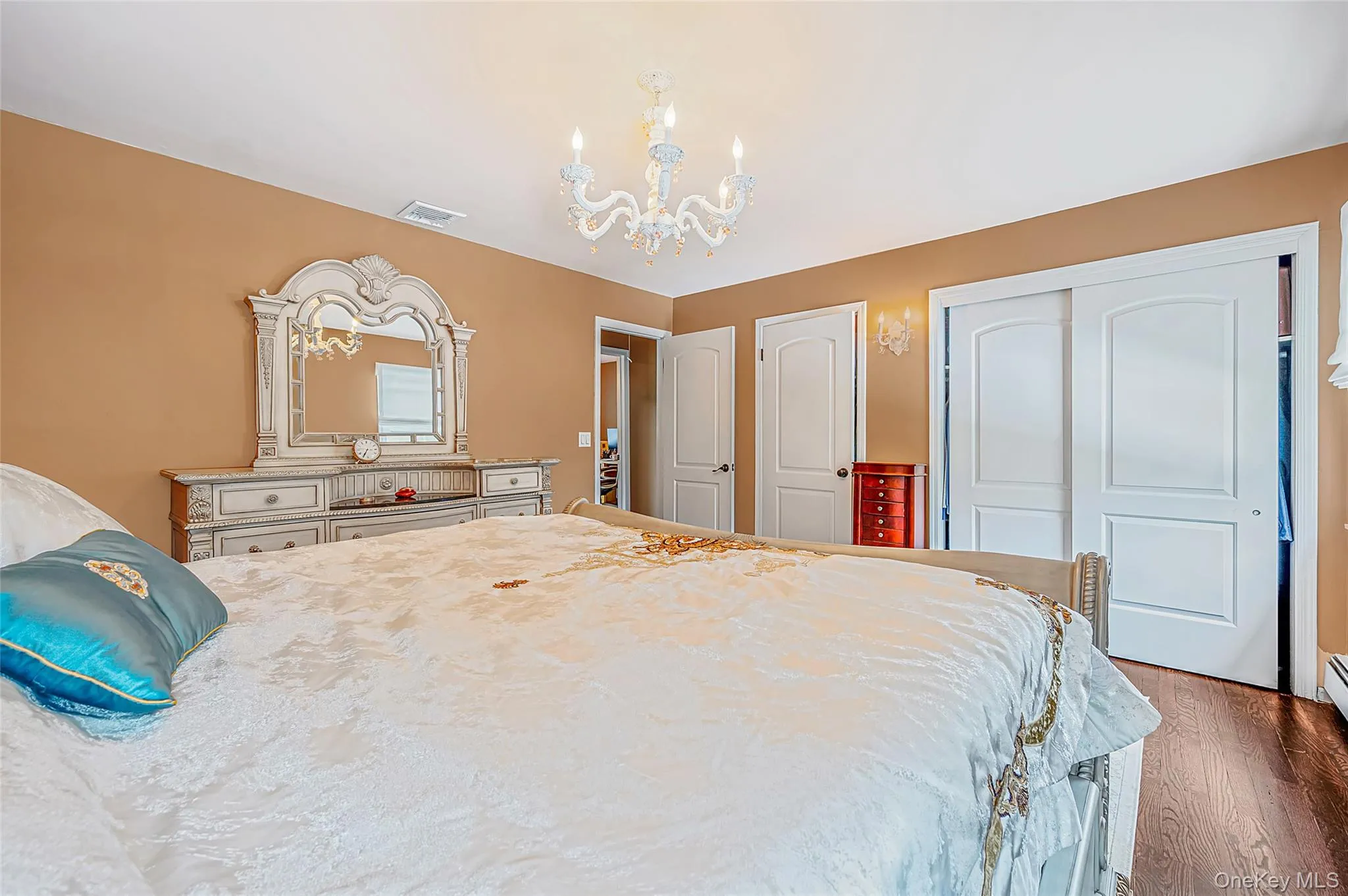 25 Kellogg Place, Huntington, NY, 5 Bedrooms Bedrooms, 9 Rooms Rooms,2 BathroomsBathrooms,Residential,For Rent,Kellogg,0,1042558 25 Kellogg Place, Huntington, NY, 5 Bedrooms Bedrooms, 9 Rooms Rooms,2 BathroomsBathrooms,Residential,For Rent,Kellogg,0,1042558