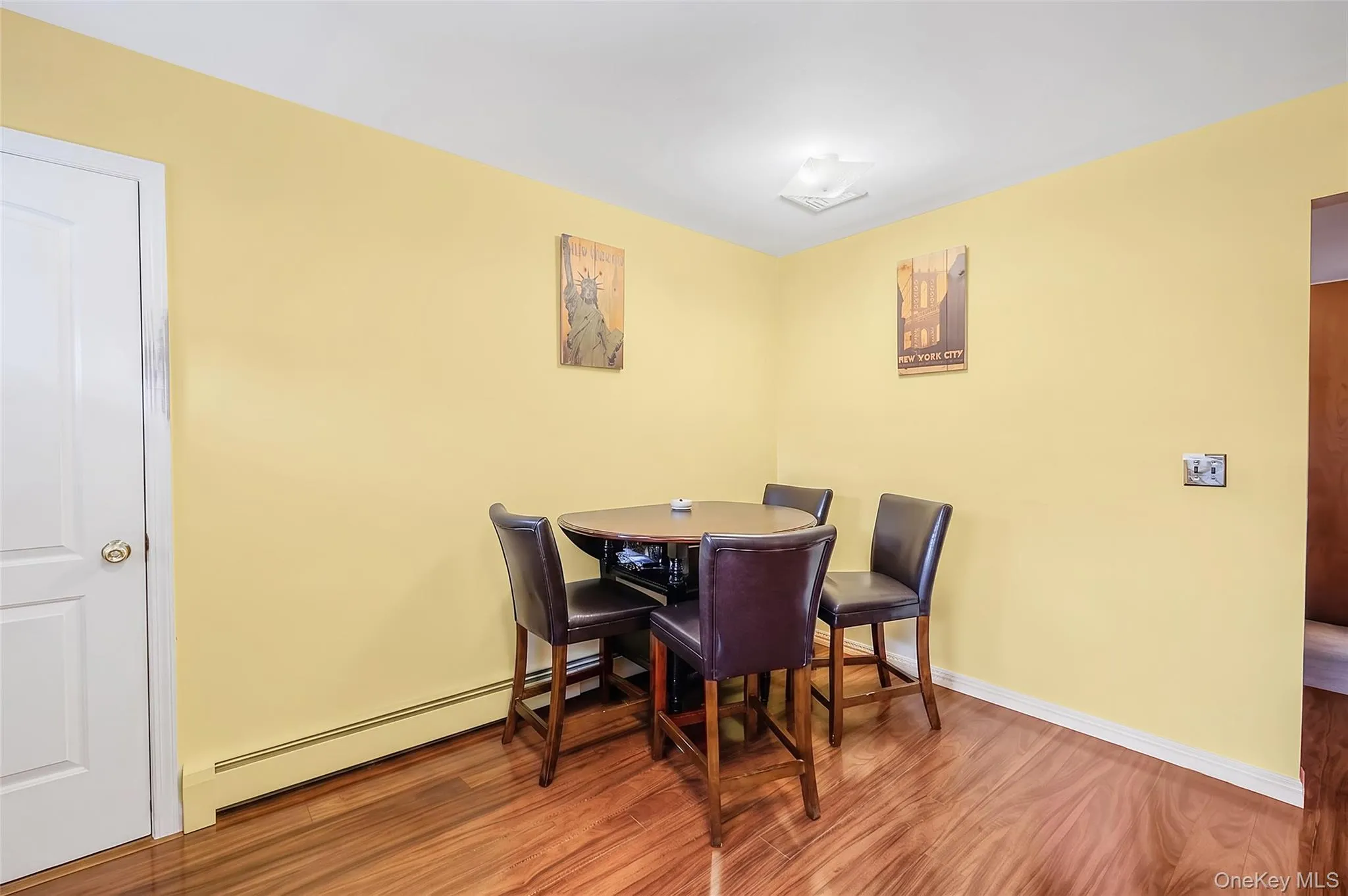 25 Kellogg Place, Huntington, NY, 5 Bedrooms Bedrooms, 9 Rooms Rooms,2 BathroomsBathrooms,Residential,For Rent,Kellogg,0,1042558 25 Kellogg Place, Huntington, NY, 5 Bedrooms Bedrooms, 9 Rooms Rooms,2 BathroomsBathrooms,Residential,For Rent,Kellogg,0,1042558
