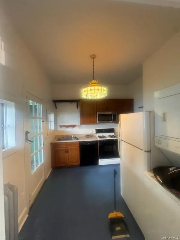 66 Franklin Street, Orangetown, NY, 2 Bedroom Bedrooms, 4 Room Rooms,1 BathroomBathrooms,Residential Lease,For Rent,Franklin,0,1042570 66 Franklin Street, Orangetown, NY, 2 Bedroom Bedrooms, 4 Room Rooms,1 BathroomBathrooms,Residential Lease,For Rent,Franklin,0,1042570