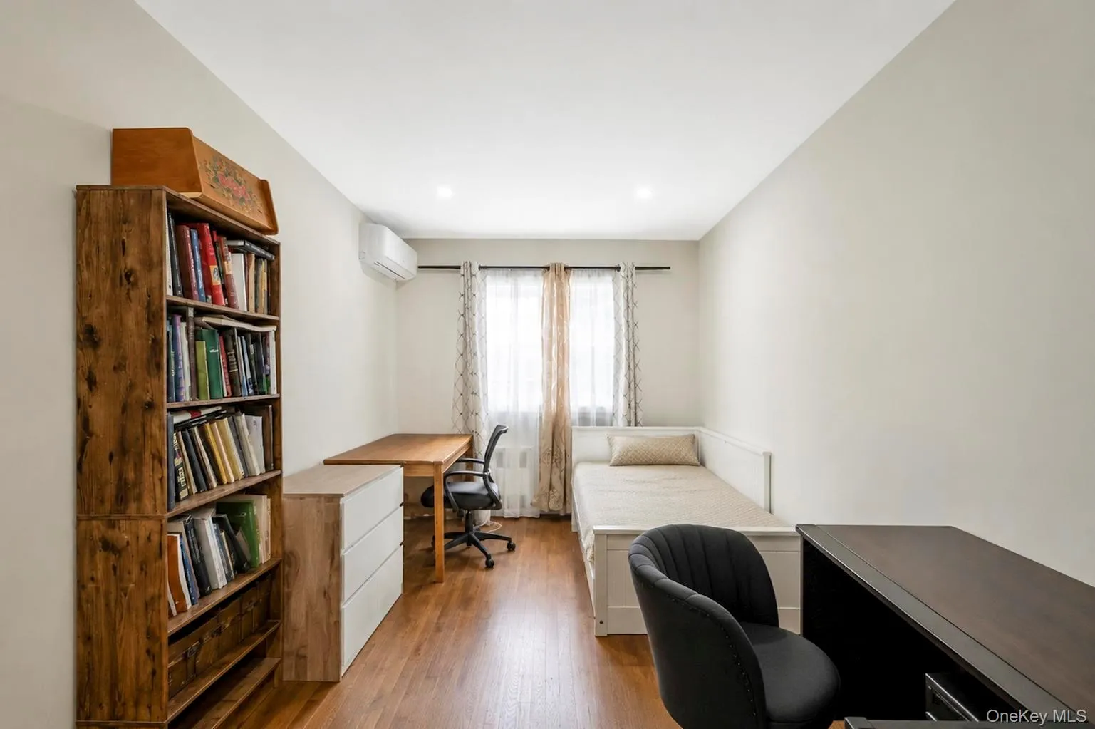 9203 241st Street, New York, NY, 2 Bedrooms Bedrooms, 4 Rooms Rooms,1 BathroomBathrooms,Residential Lease,For Rent,241st,0,1042575 9203 241st Street, New York, NY, 2 Bedrooms Bedrooms, 4 Rooms Rooms,1 BathroomBathrooms,Residential Lease,For Rent,241st,0,1042575