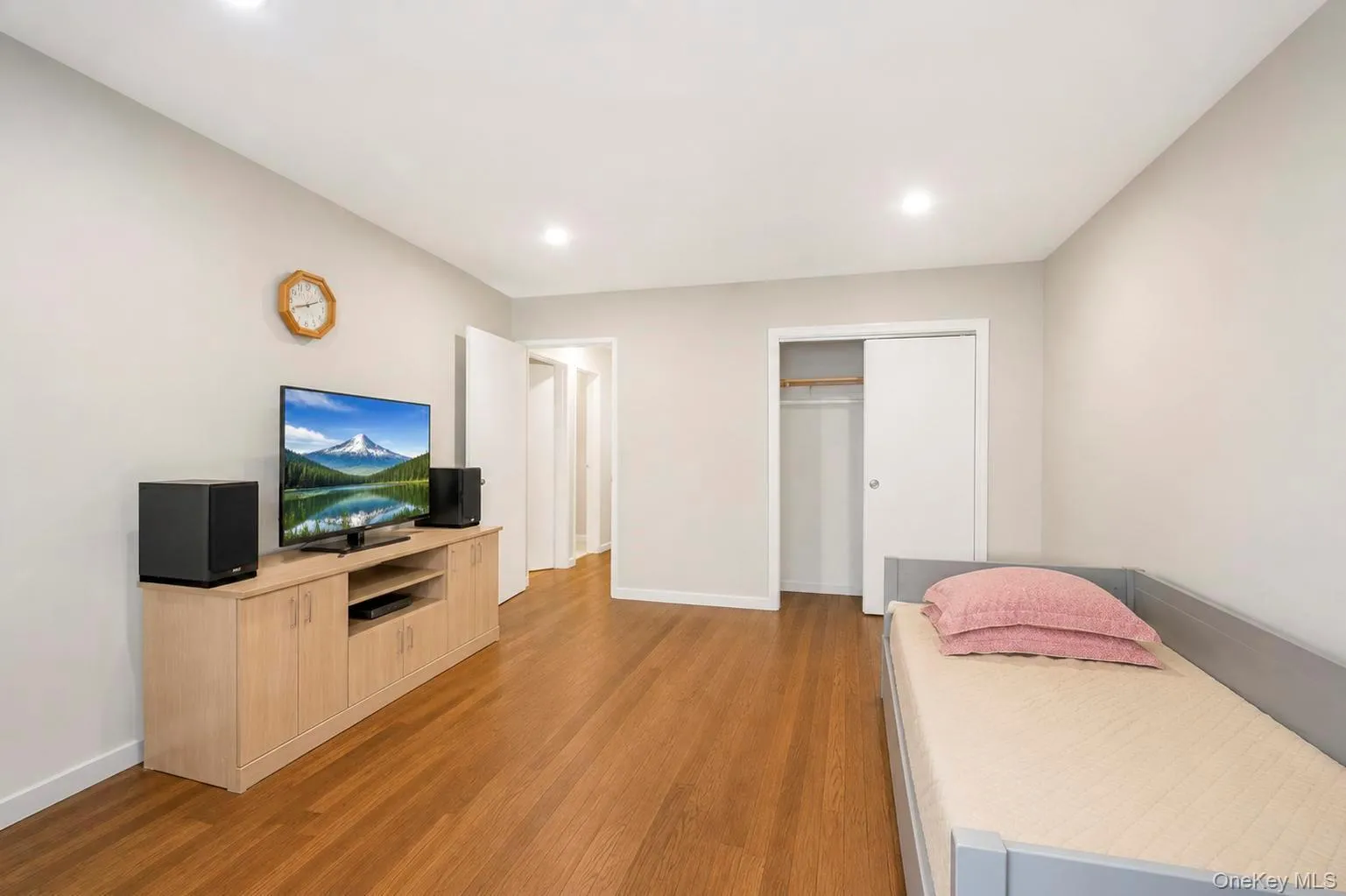 9203 241st Street, New York, NY, 2 Bedrooms Bedrooms, 4 Rooms Rooms,1 BathroomBathrooms,Residential Lease,For Rent,241st,0,1042575 9203 241st Street, New York, NY, 2 Bedrooms Bedrooms, 4 Rooms Rooms,1 BathroomBathrooms,Residential Lease,For Rent,241st,0,1042575