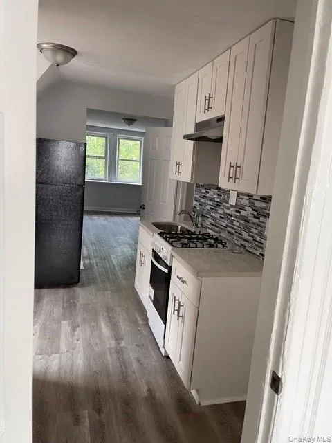 51-12 94th Street, New York, NY, 2 Bedroom Bedrooms, 4 Room Rooms,1 BathroomBathrooms,Residential Lease,For Rent,94th,0,1042576 51-12 94th Street, New York, NY, 2 Bedroom Bedrooms, 4 Room Rooms,1 BathroomBathrooms,Residential Lease,For Rent,94th,0,1042576