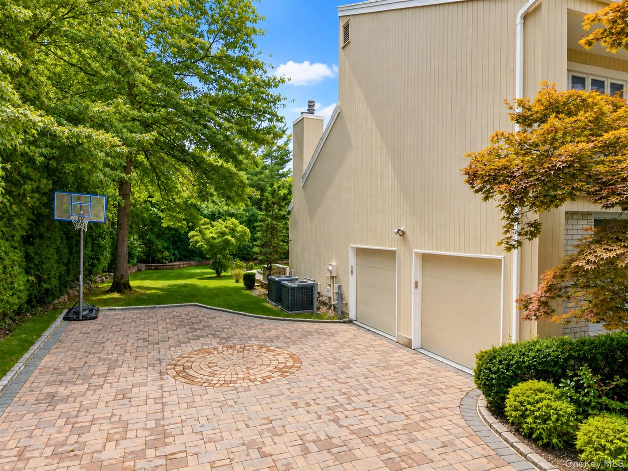40 Bristol Drive, North Hempstead, NY, 5 Bedrooms Bedrooms, 10 Rooms Rooms,4 BathroomsBathrooms,Residential,For Rent,Bristol,0,1042580 40 Bristol Drive, North Hempstead, NY, 5 Bedrooms Bedrooms, 10 Rooms Rooms,4 BathroomsBathrooms,Residential,For Rent,Bristol,0,1042580