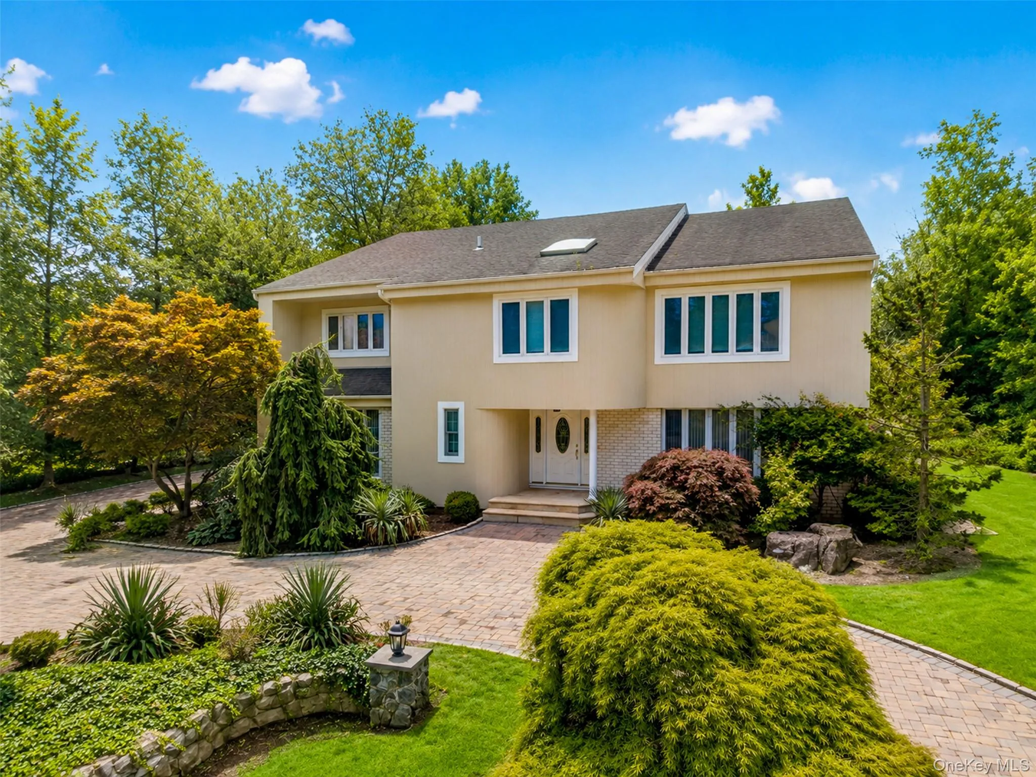 40 Bristol Drive, North Hempstead, NY, 5 Bedrooms Bedrooms, 10 Rooms Rooms,4 BathroomsBathrooms,Residential,For Rent,Bristol,0,1042580 40 Bristol Drive, North Hempstead, NY, 5 Bedrooms Bedrooms, 10 Rooms Rooms,4 BathroomsBathrooms,Residential,For Rent,Bristol,0,1042580