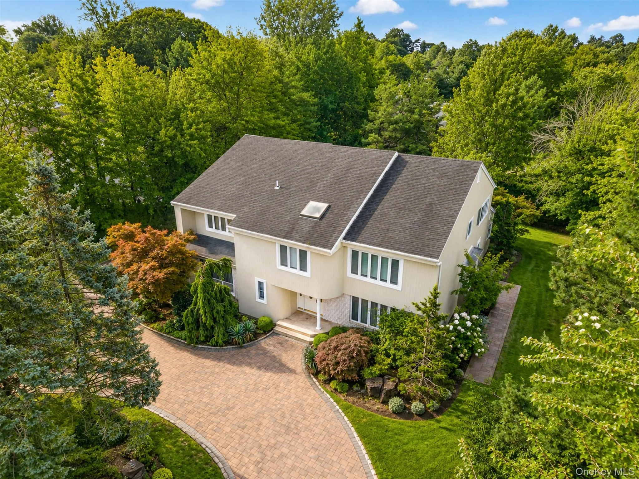 40 Bristol Drive, North Hempstead, NY, 5 Bedrooms Bedrooms, 10 Rooms Rooms,4 BathroomsBathrooms,Residential,For Rent,Bristol,0,1042580 40 Bristol Drive, North Hempstead, NY, 5 Bedrooms Bedrooms, 10 Rooms Rooms,4 BathroomsBathrooms,Residential,For Rent,Bristol,0,1042580