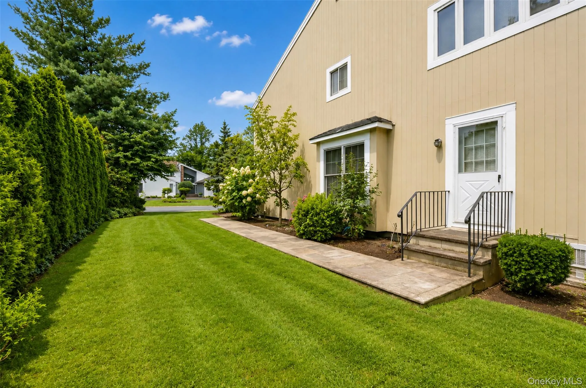 40 Bristol Drive, North Hempstead, NY, 5 Bedrooms Bedrooms, 10 Rooms Rooms,4 BathroomsBathrooms,Residential,For Rent,Bristol,0,1042580 40 Bristol Drive, North Hempstead, NY, 5 Bedrooms Bedrooms, 10 Rooms Rooms,4 BathroomsBathrooms,Residential,For Rent,Bristol,0,1042580