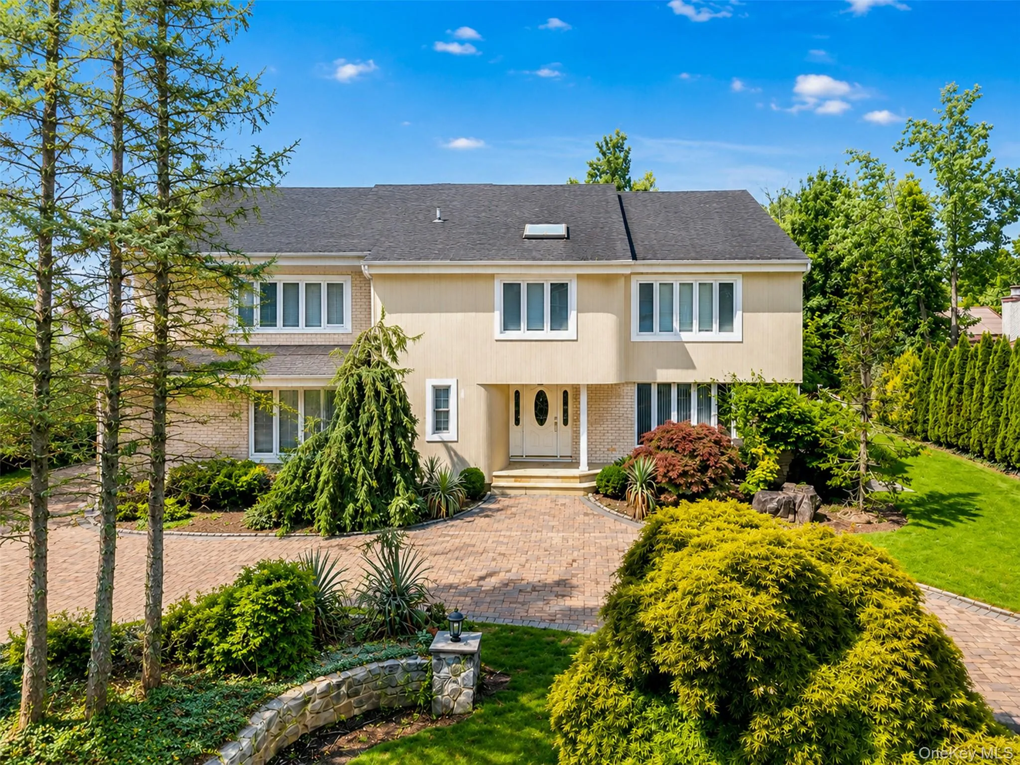 40 Bristol Drive, North Hempstead, NY, 5 Bedrooms Bedrooms, 10 Rooms Rooms,4 BathroomsBathrooms,Residential,For Rent,Bristol,0,1042580 40 Bristol Drive, North Hempstead, NY, 5 Bedrooms Bedrooms, 10 Rooms Rooms,4 BathroomsBathrooms,Residential,For Rent,Bristol,0,1042580
