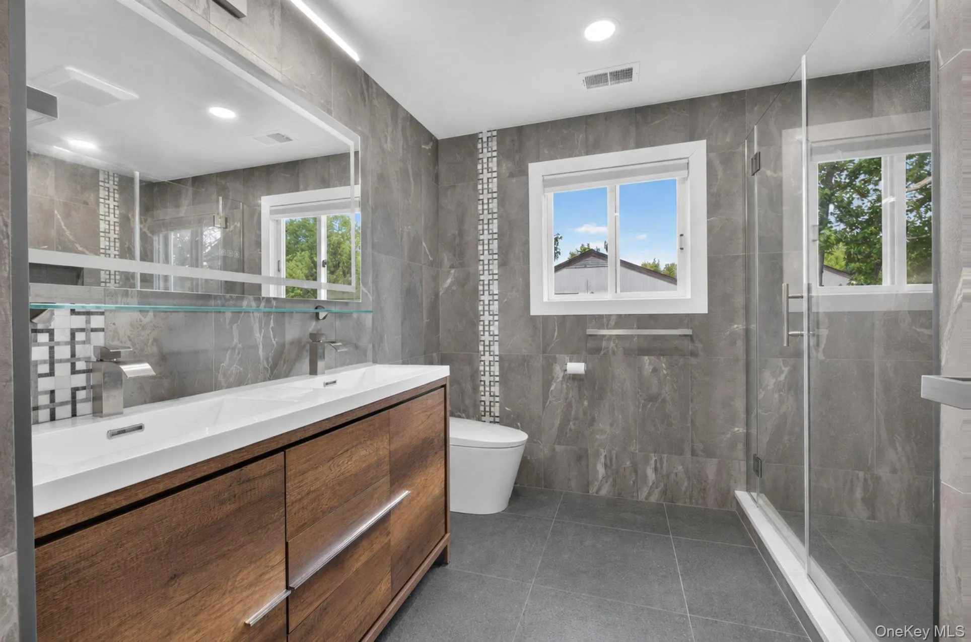 40 Bristol Drive, North Hempstead, NY, 5 Bedrooms Bedrooms, 10 Rooms Rooms,4 BathroomsBathrooms,Residential,For Rent,Bristol,0,1042580 40 Bristol Drive, North Hempstead, NY, 5 Bedrooms Bedrooms, 10 Rooms Rooms,4 BathroomsBathrooms,Residential,For Rent,Bristol,0,1042580