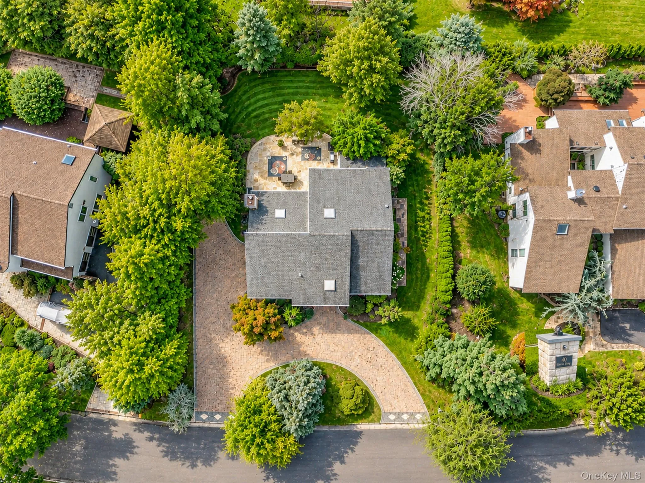 40 Bristol Drive, North Hempstead, NY, 5 Bedrooms Bedrooms, 10 Rooms Rooms,4 BathroomsBathrooms,Residential,For Rent,Bristol,0,1042580 40 Bristol Drive, North Hempstead, NY, 5 Bedrooms Bedrooms, 10 Rooms Rooms,4 BathroomsBathrooms,Residential,For Rent,Bristol,0,1042580