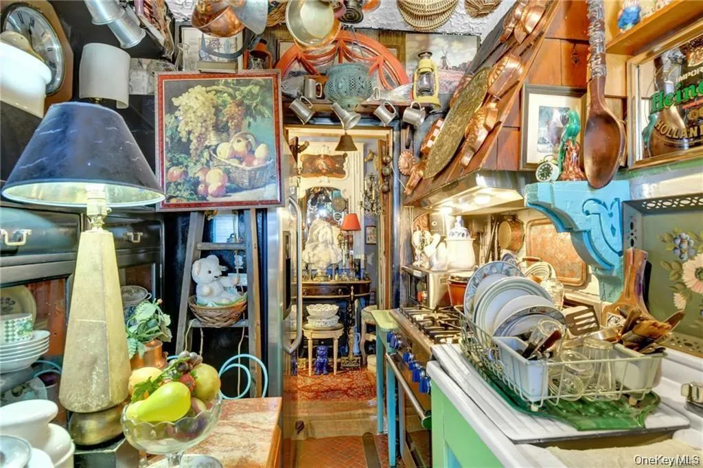 1976 Lafontaine Avenue, New York, NY, 3 Bedrooms Bedrooms, 5 Rooms Rooms,1 BathroomBathrooms,Residential,For Rent,Lafontaine,0,1042581 1976 Lafontaine Avenue, New York, NY, 3 Bedrooms Bedrooms, 5 Rooms Rooms,1 BathroomBathrooms,Residential,For Rent,Lafontaine,0,1042581
