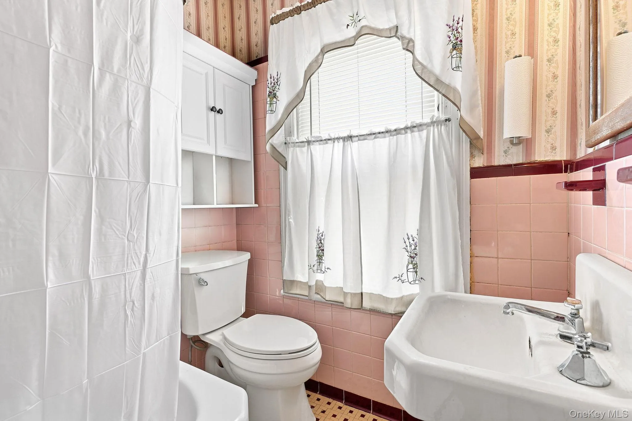 43 Northfield Avenue, Greenburgh, NY, 3 Bedrooms Bedrooms, 7 Rooms Rooms,2 BathroomsBathrooms,Residential,For Rent,Northfield,0,1042585 43 Northfield Avenue, Greenburgh, NY, 3 Bedrooms Bedrooms, 7 Rooms Rooms,2 BathroomsBathrooms,Residential,For Rent,Northfield,0,1042585