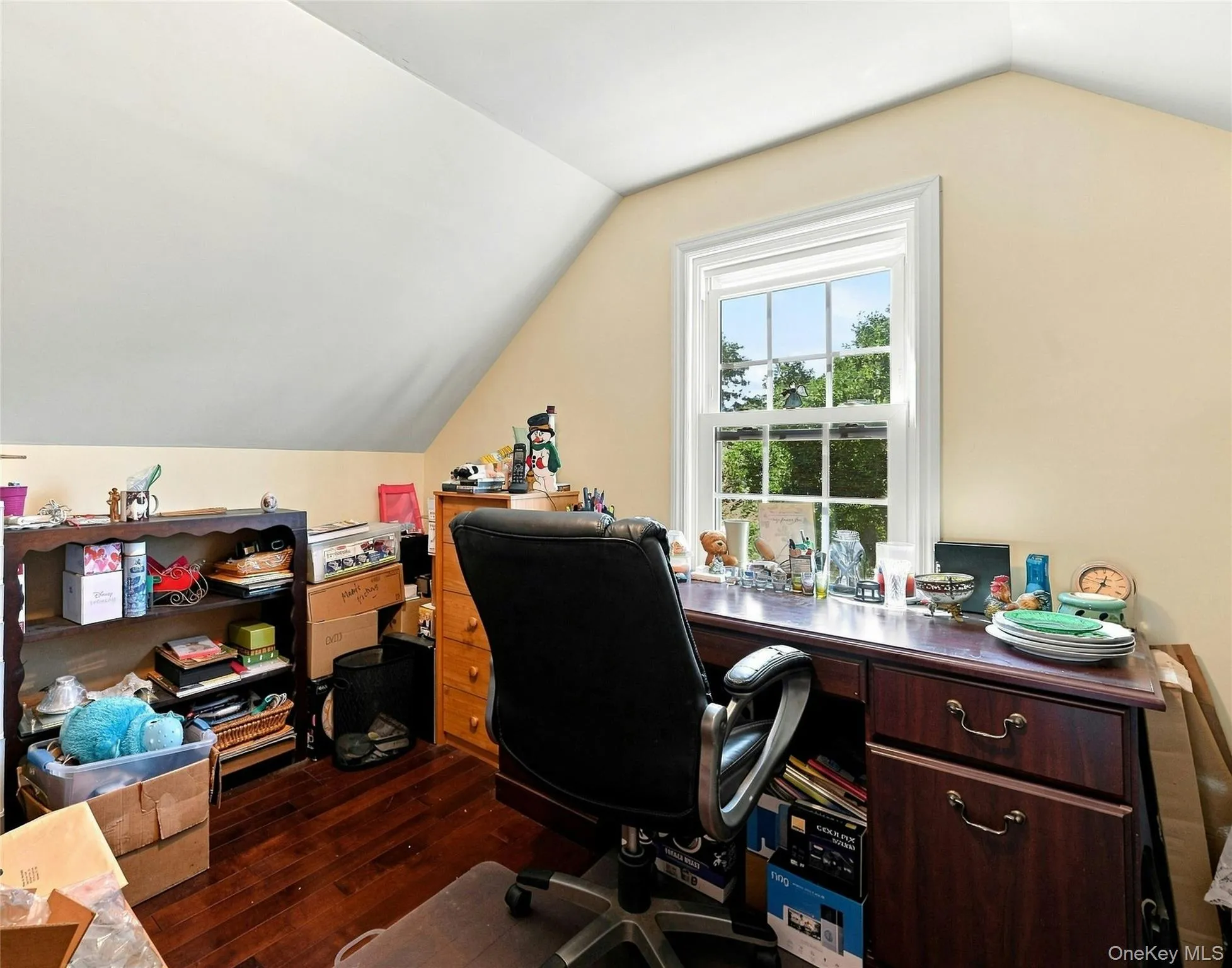 Upstairs Bedroom. Upstairs Bedroom.