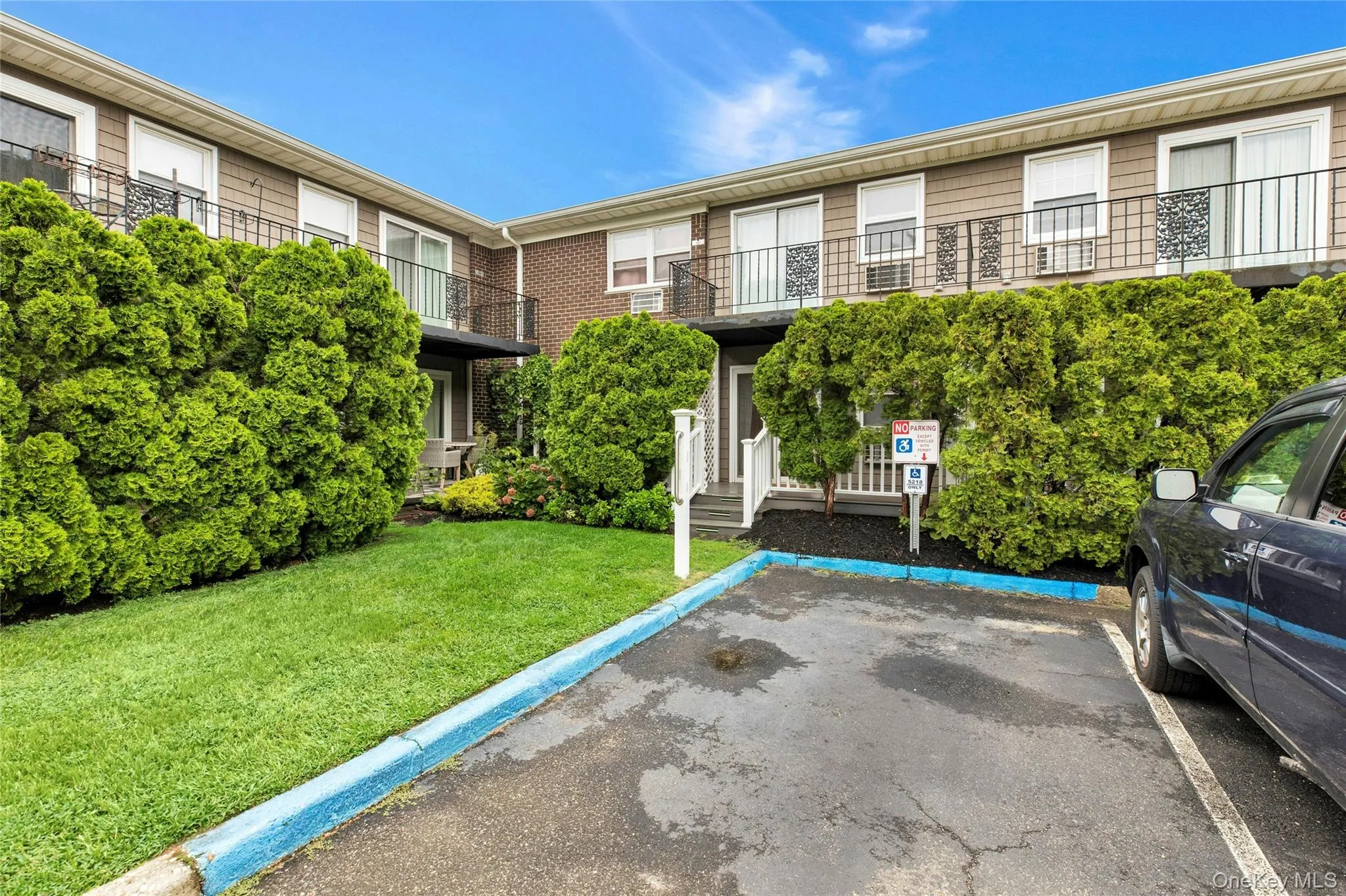 5218 Wilshire Lane, Islip, NY, 2 Bedrooms Bedrooms, 5 Rooms Rooms,1 BathroomBathrooms,Residential,For Rent,Wilshire,0,1042589 5218 Wilshire Lane, Islip, NY, 2 Bedrooms Bedrooms, 5 Rooms Rooms,1 BathroomBathrooms,Residential,For Rent,Wilshire,0,1042589