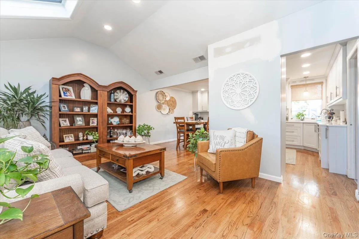 4 Brafmans Road, Hempstead, NY, 4 Bedrooms Bedrooms, 6 Rooms Rooms,2 BathroomsBathrooms,Residential,For Rent,Brafmans,0,1042591 4 Brafmans Road, Hempstead, NY, 4 Bedrooms Bedrooms, 6 Rooms Rooms,2 BathroomsBathrooms,Residential,For Rent,Brafmans,0,1042591