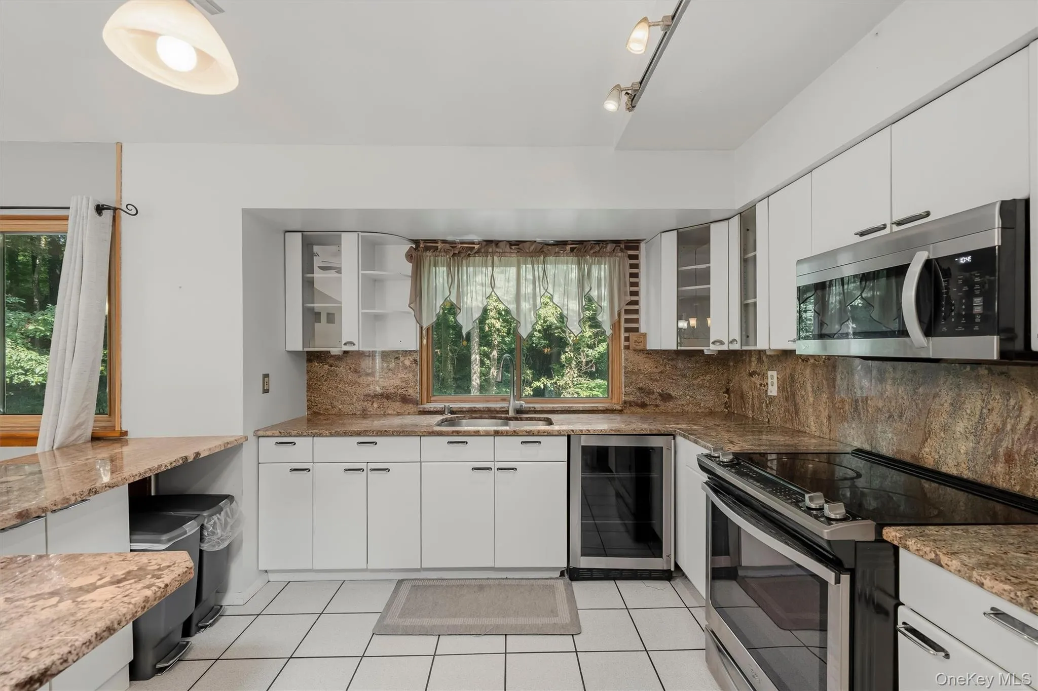 383 Rt 32, Woodbury, NY, 3 Bedrooms Bedrooms, 7 Rooms Rooms,2 BathroomsBathrooms,Residential Lease,For Rent,Rt 32,0,1042593 383 Rt 32, Woodbury, NY, 3 Bedrooms Bedrooms, 7 Rooms Rooms,2 BathroomsBathrooms,Residential Lease,For Rent,Rt 32,0,1042593
