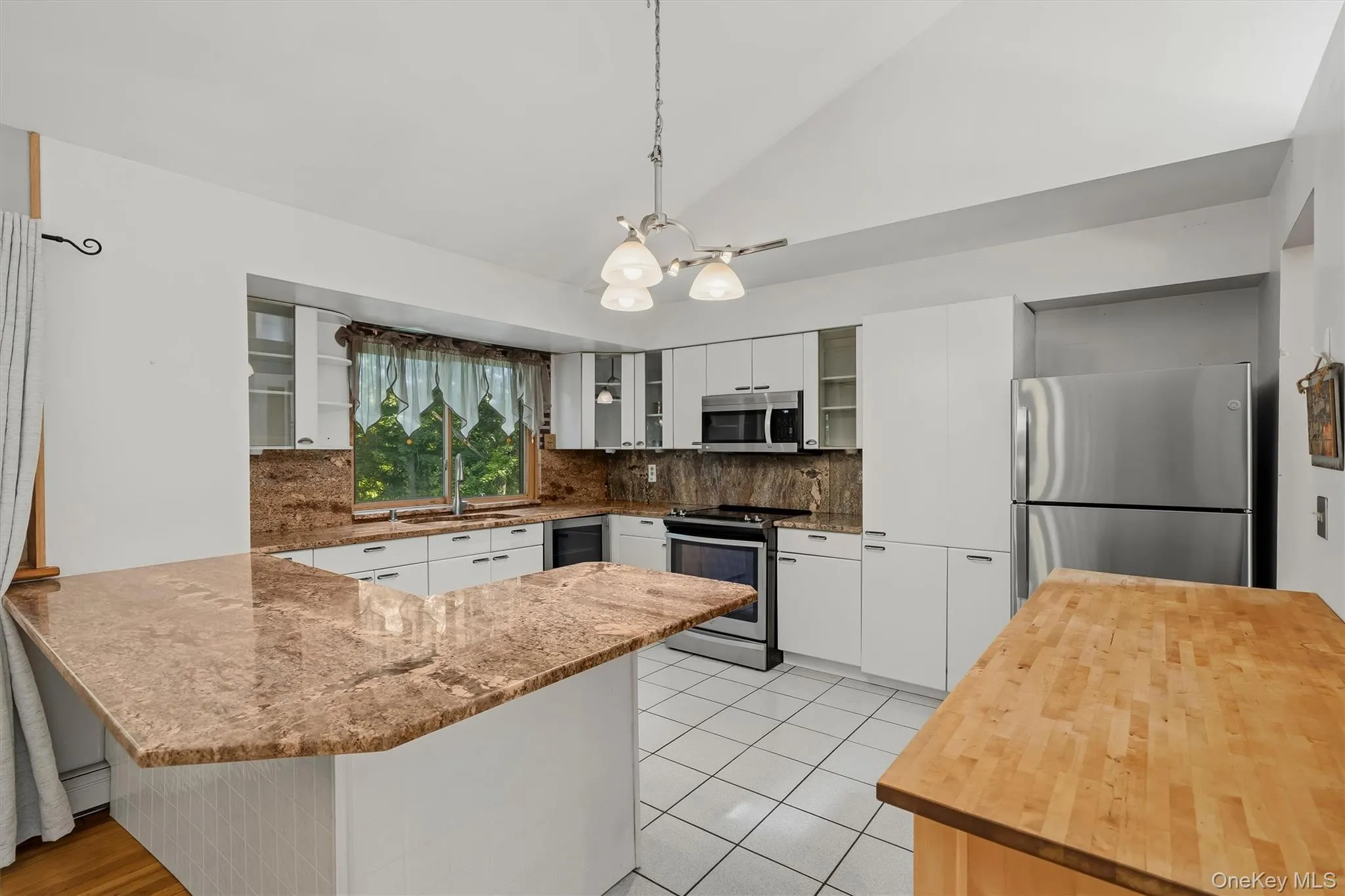 383 Rt 32, Woodbury, NY, 3 Bedrooms Bedrooms, 7 Rooms Rooms,2 BathroomsBathrooms,Residential Lease,For Rent,Rt 32,0,1042593 383 Rt 32, Woodbury, NY, 3 Bedrooms Bedrooms, 7 Rooms Rooms,2 BathroomsBathrooms,Residential Lease,For Rent,Rt 32,0,1042593