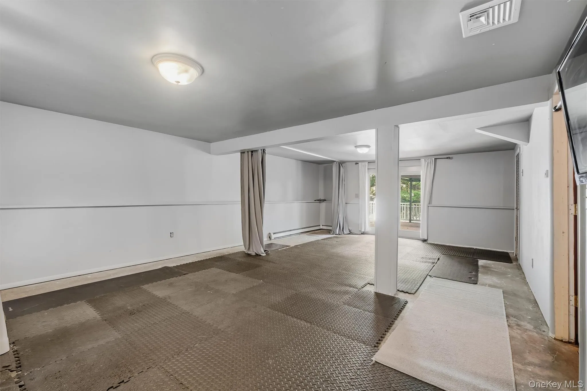 383 Rt 32, Woodbury, NY, 3 Bedrooms Bedrooms, 7 Rooms Rooms,2 BathroomsBathrooms,Residential Lease,For Rent,Rt 32,0,1042593 383 Rt 32, Woodbury, NY, 3 Bedrooms Bedrooms, 7 Rooms Rooms,2 BathroomsBathrooms,Residential Lease,For Rent,Rt 32,0,1042593