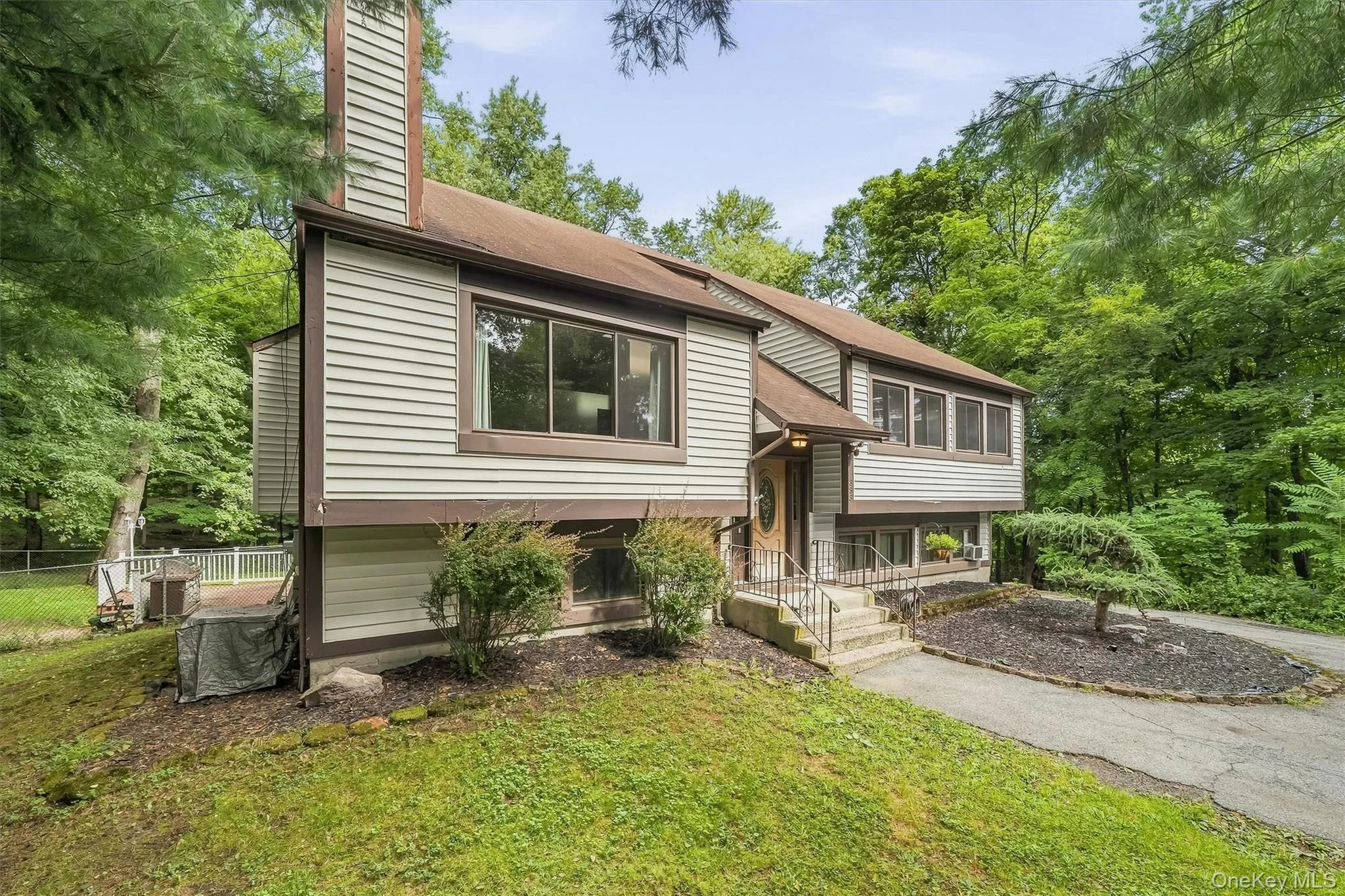 383 Rt 32, Woodbury, NY, 3 Bedrooms Bedrooms, 7 Rooms Rooms,2 BathroomsBathrooms,Residential Lease,For Rent,Rt 32,0,1042593 383 Rt 32, Woodbury, NY, 3 Bedrooms Bedrooms, 7 Rooms Rooms,2 BathroomsBathrooms,Residential Lease,For Rent,Rt 32,0,1042593