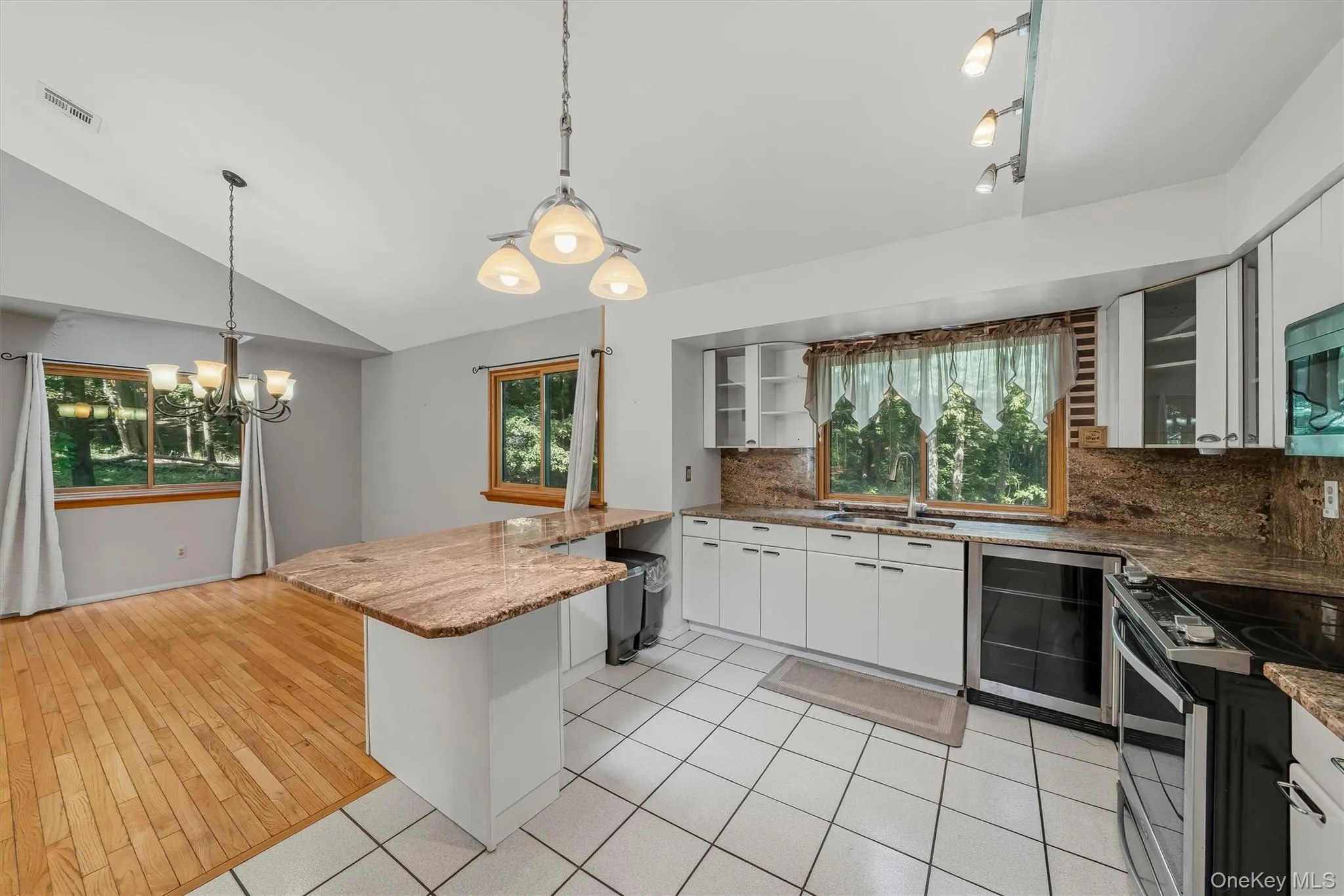 383 Rt 32, Woodbury, NY, 3 Bedrooms Bedrooms, 7 Rooms Rooms,2 BathroomsBathrooms,Residential Lease,For Rent,Rt 32,0,1042593 383 Rt 32, Woodbury, NY, 3 Bedrooms Bedrooms, 7 Rooms Rooms,2 BathroomsBathrooms,Residential Lease,For Rent,Rt 32,0,1042593