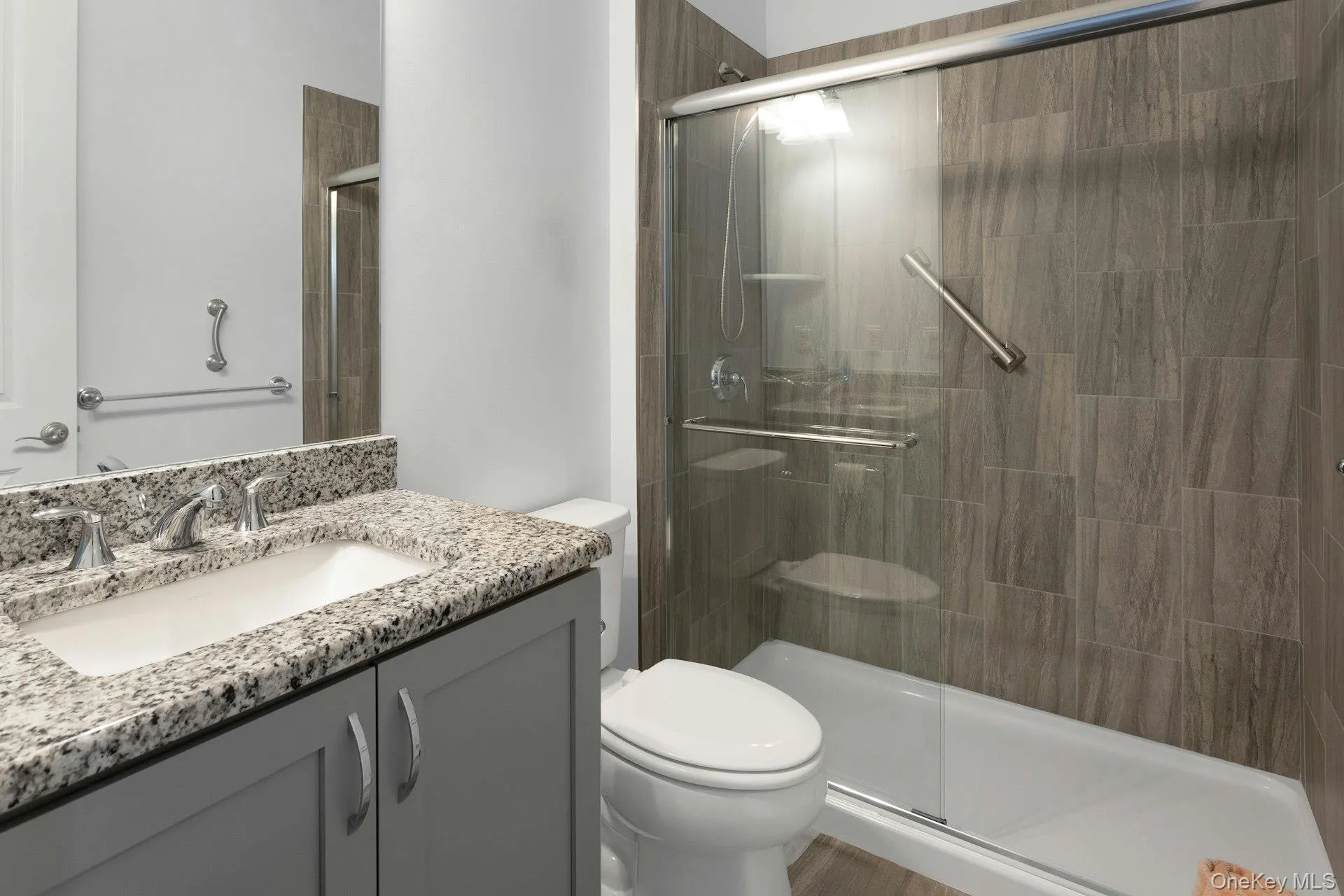 Guest Full Bathroom Guest Full Bathroom