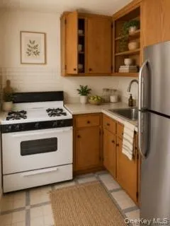 Staged Kitchen Staged Kitchen