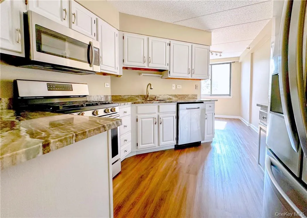 680 Boston Post Road, Mamaroneck, NY, 2 Bedrooms Bedrooms, 5 Rooms Rooms,2 BathroomsBathrooms,Residential Lease,For Rent,Boston Post,0,1042598 680 Boston Post Road, Mamaroneck, NY, 2 Bedrooms Bedrooms, 5 Rooms Rooms,2 BathroomsBathrooms,Residential Lease,For Rent,Boston Post,0,1042598