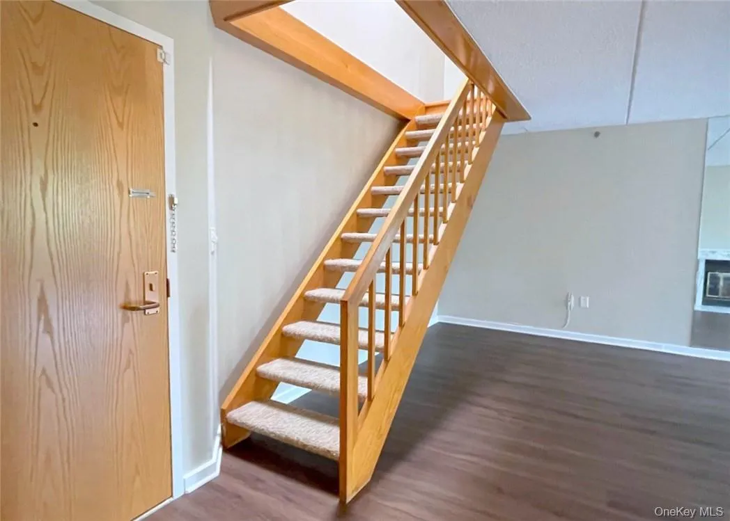 Stariway to 2BR's/2 nths Stariway to 2BR's/2 nths