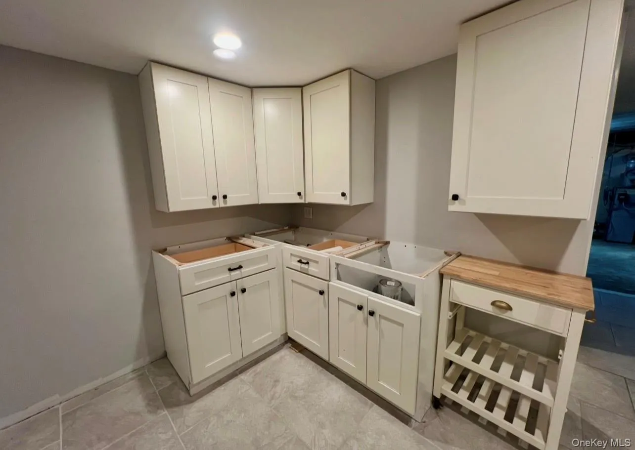 30 Marbeth Circle, Brookhaven, NY, 3 Bedrooms Bedrooms, 8 Rooms Rooms,1 BathroomBathrooms,Residential,For Rent,Marbeth,0,1042603 30 Marbeth Circle, Brookhaven, NY, 3 Bedrooms Bedrooms, 8 Rooms Rooms,1 BathroomBathrooms,Residential,For Rent,Marbeth,0,1042603