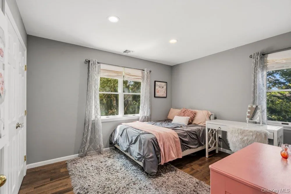 27 Delaware Avenue, Oyster Bay, NY, 5 Bedrooms Bedrooms, 9 Rooms Rooms,3 BathroomsBathrooms,Residential,For Rent,Delaware,0,1042605 27 Delaware Avenue, Oyster Bay, NY, 5 Bedrooms Bedrooms, 9 Rooms Rooms,3 BathroomsBathrooms,Residential,For Rent,Delaware,0,1042605