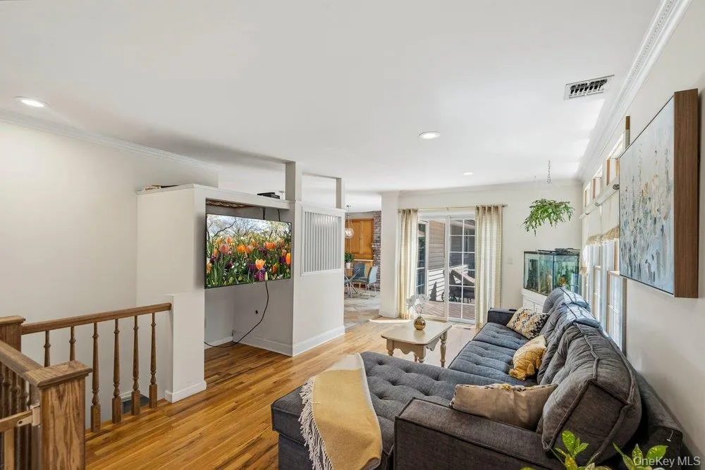 27 Delaware Avenue, Oyster Bay, NY, 5 Bedrooms Bedrooms, 9 Rooms Rooms,3 BathroomsBathrooms,Residential,For Rent,Delaware,0,1042605 27 Delaware Avenue, Oyster Bay, NY, 5 Bedrooms Bedrooms, 9 Rooms Rooms,3 BathroomsBathrooms,Residential,For Rent,Delaware,0,1042605