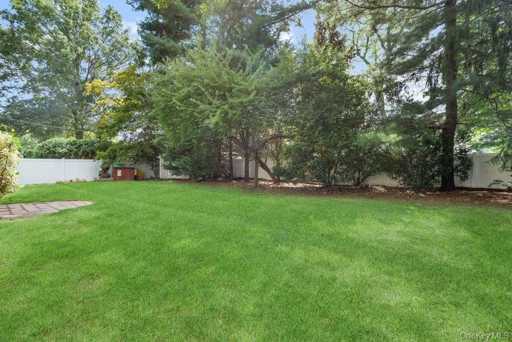 27 Delaware Avenue, Oyster Bay, NY, 5 Bedrooms Bedrooms, 9 Rooms Rooms,3 BathroomsBathrooms,Residential,For Rent,Delaware,0,1042605 27 Delaware Avenue, Oyster Bay, NY, 5 Bedrooms Bedrooms, 9 Rooms Rooms,3 BathroomsBathrooms,Residential,For Rent,Delaware,0,1042605