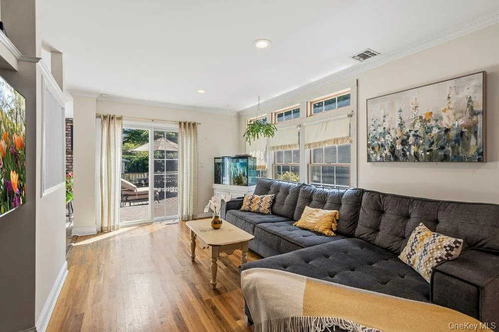 27 Delaware Avenue, Oyster Bay, NY, 5 Bedrooms Bedrooms, 9 Rooms Rooms,3 BathroomsBathrooms,Residential,For Rent,Delaware,0,1042605 27 Delaware Avenue, Oyster Bay, NY, 5 Bedrooms Bedrooms, 9 Rooms Rooms,3 BathroomsBathrooms,Residential,For Rent,Delaware,0,1042605