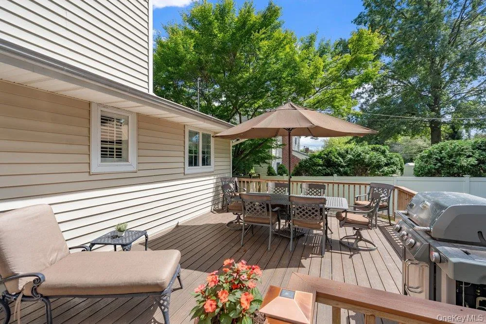 27 Delaware Avenue, Oyster Bay, NY, 5 Bedrooms Bedrooms, 9 Rooms Rooms,3 BathroomsBathrooms,Residential,For Rent,Delaware,0,1042605 27 Delaware Avenue, Oyster Bay, NY, 5 Bedrooms Bedrooms, 9 Rooms Rooms,3 BathroomsBathrooms,Residential,For Rent,Delaware,0,1042605